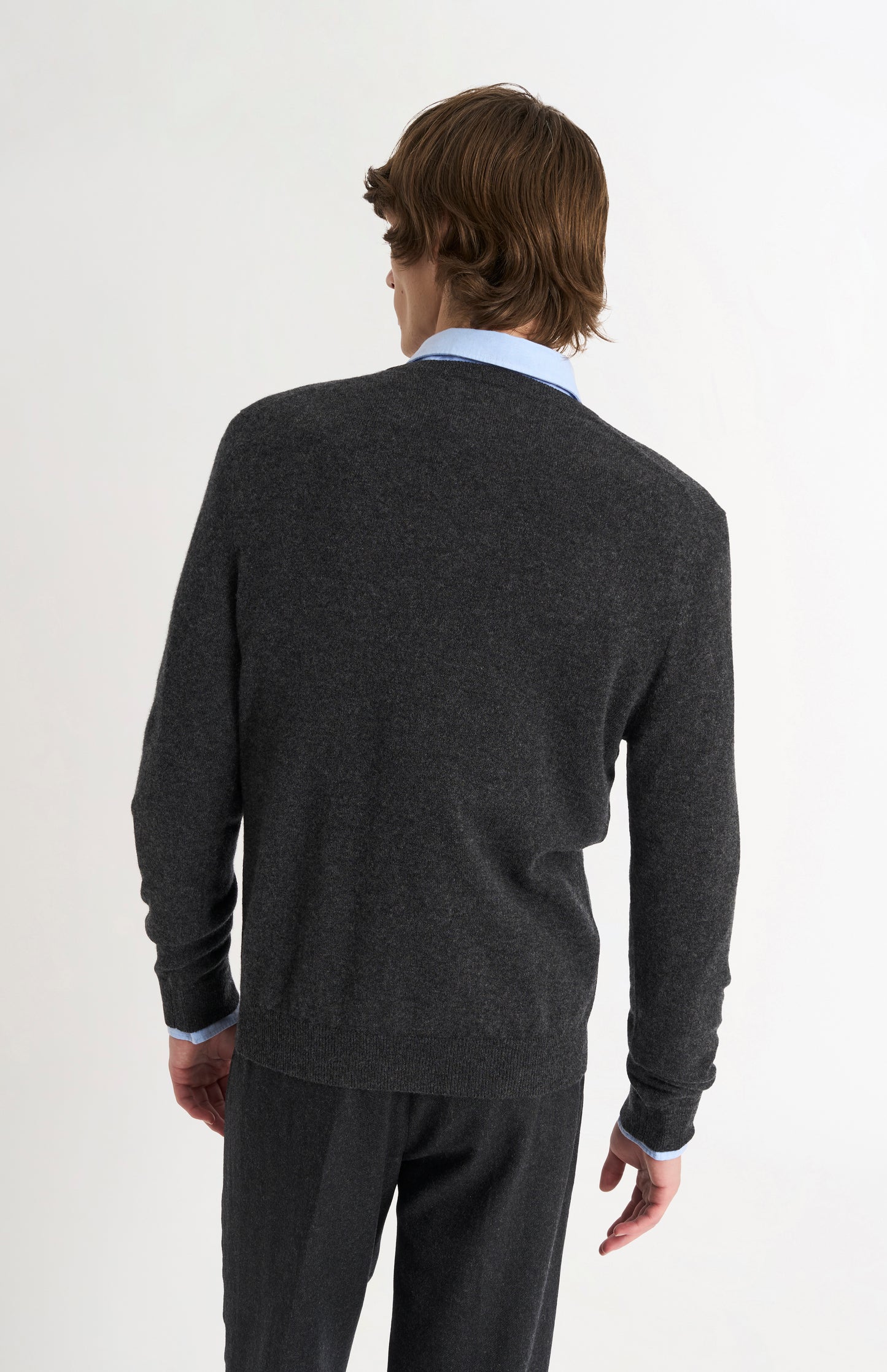 Men's Classic V-neck Cashmere Jumper In Charcoal Melange
