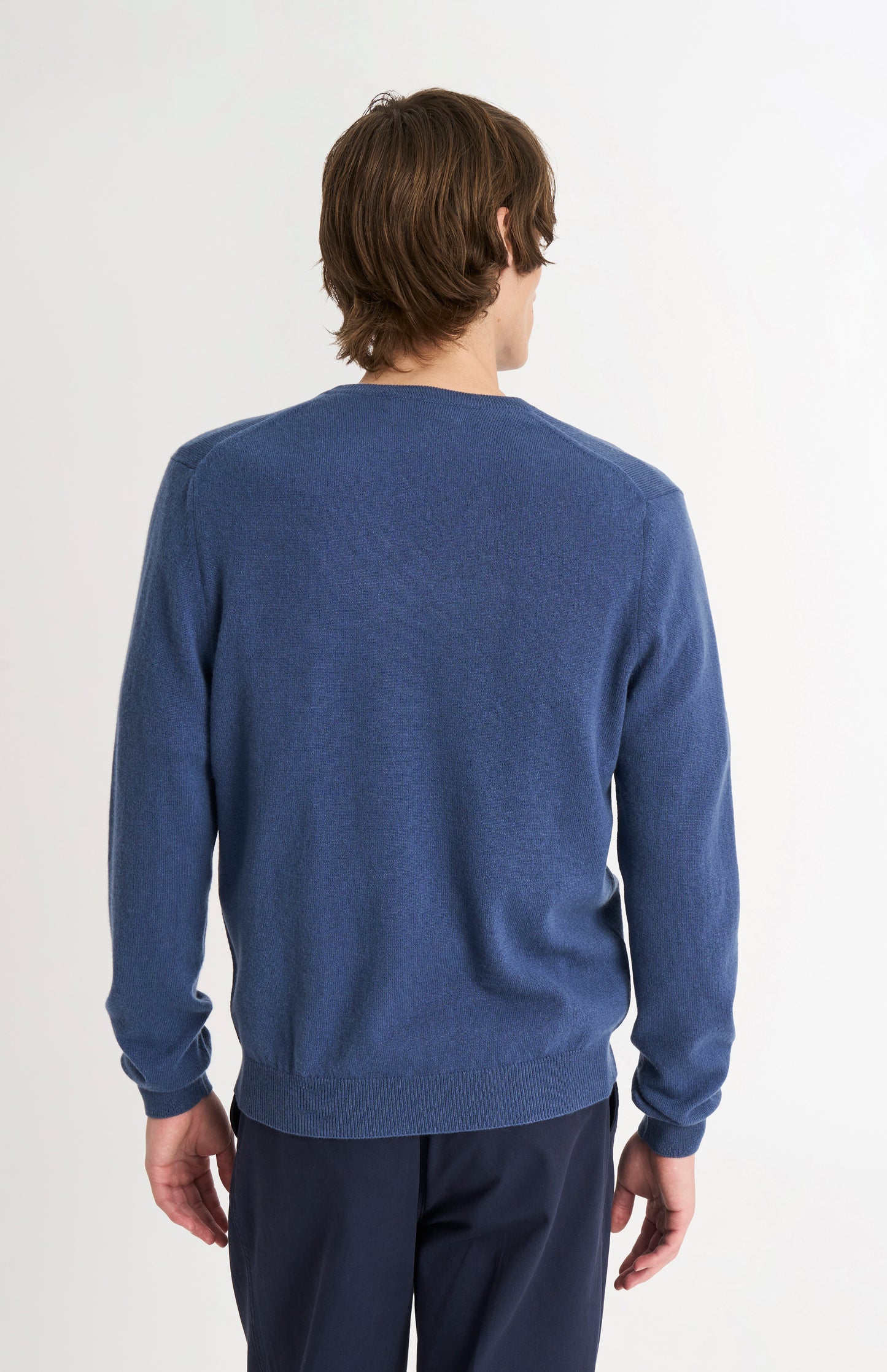 Men's Classic V-neck Cashmere Jumper In Bering Sea Blue
