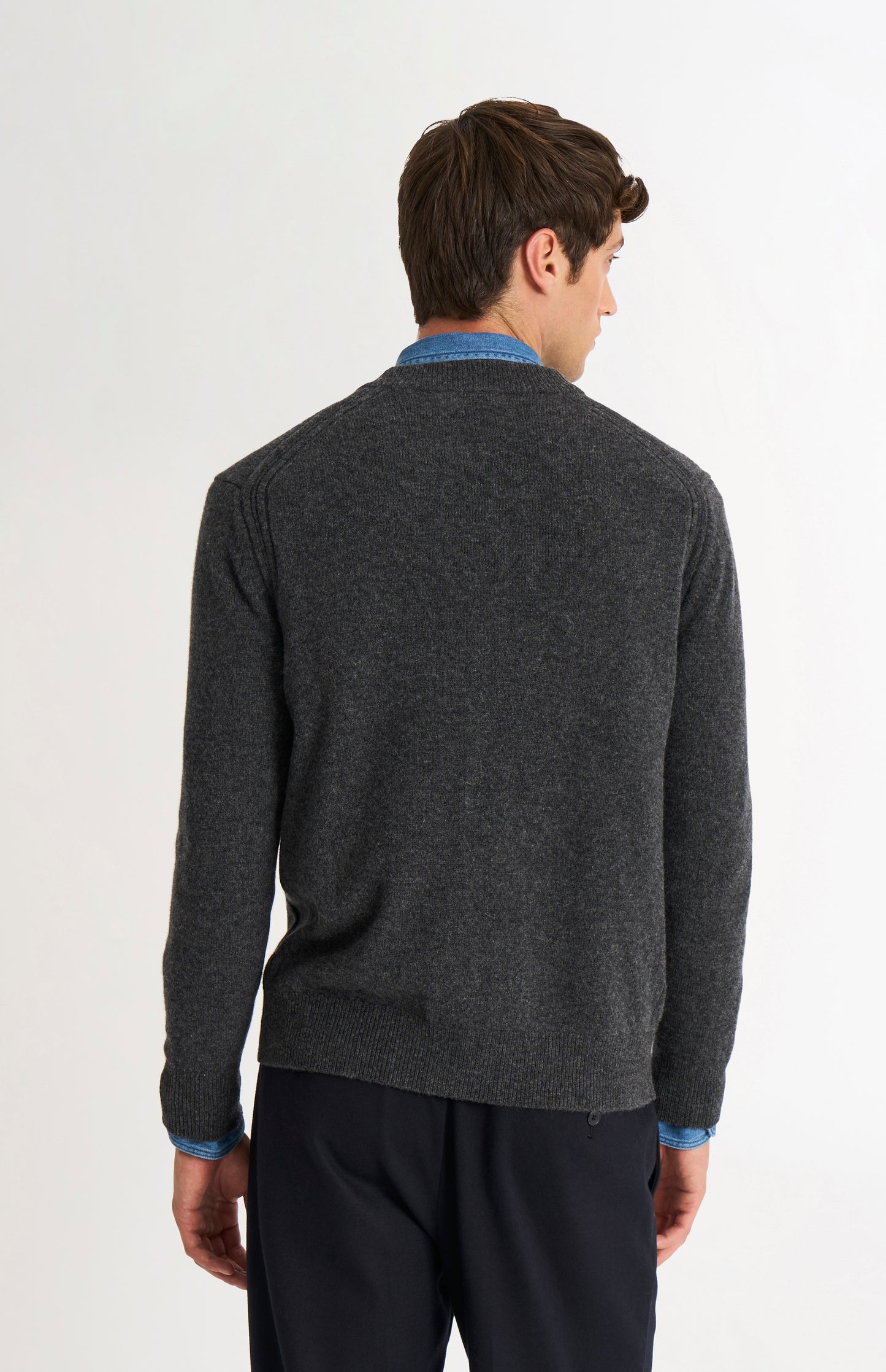 Men's Classic Supersoft Lambswool Cardigan In Charcoal