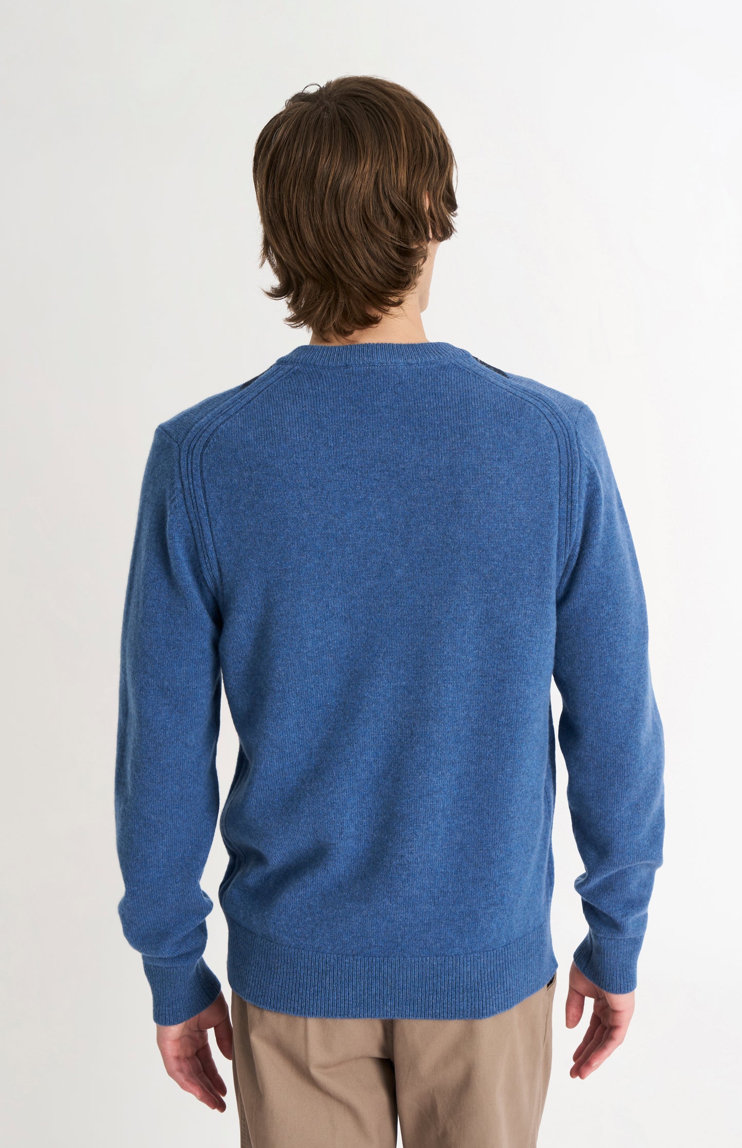 Men's Kessock V-neck Supersoft Lambswool Argyle Jumper In Blue / Mushroom / Navy