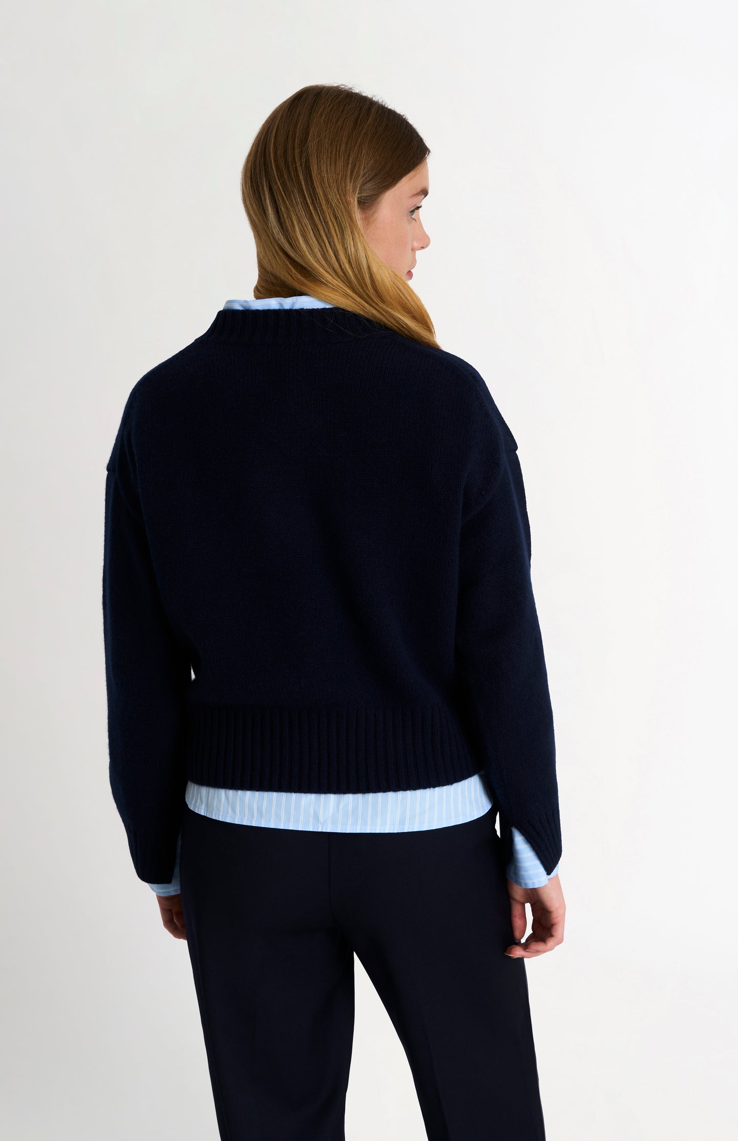 Women's V-neck Chunky Cashmere Jumper In Navy Blue