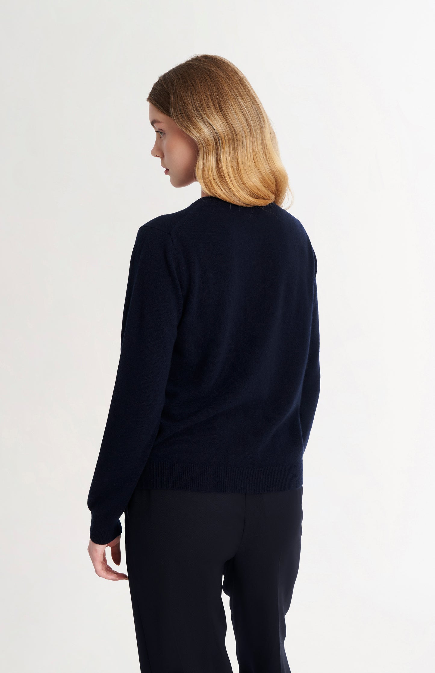 Women's Classic Crew Neck Cashmere Cardigan In Navy Blue