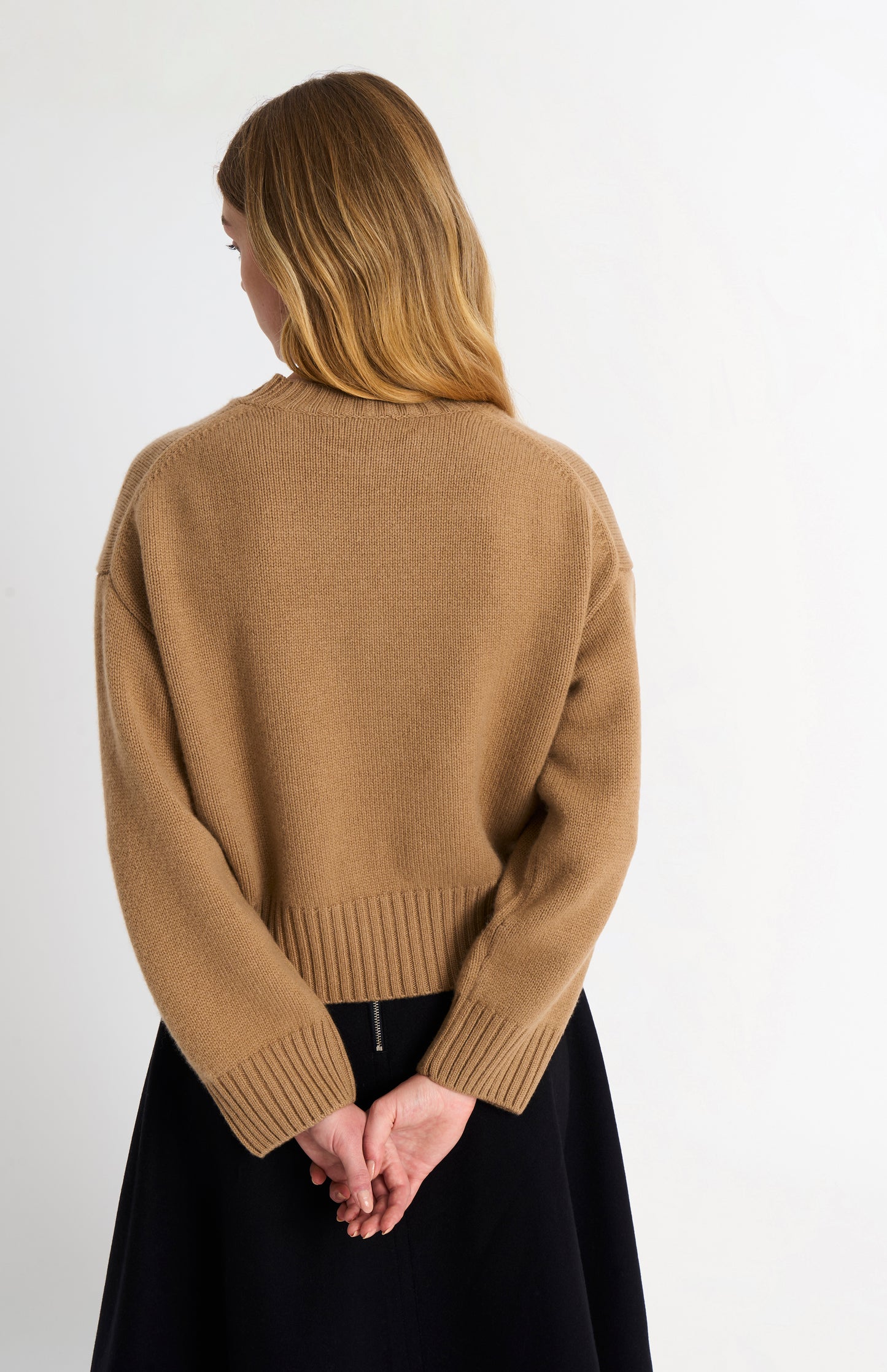 Women's Crew Neck Chunky Cashmere Jumper In Camel