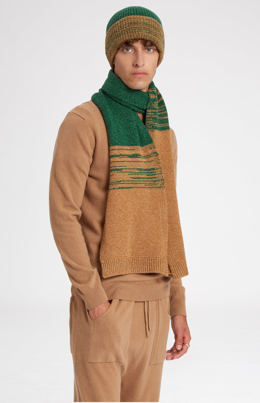 Men's Lambswool Beanie in Vicuna and Evergreen with scarf - Pringle of Scotland