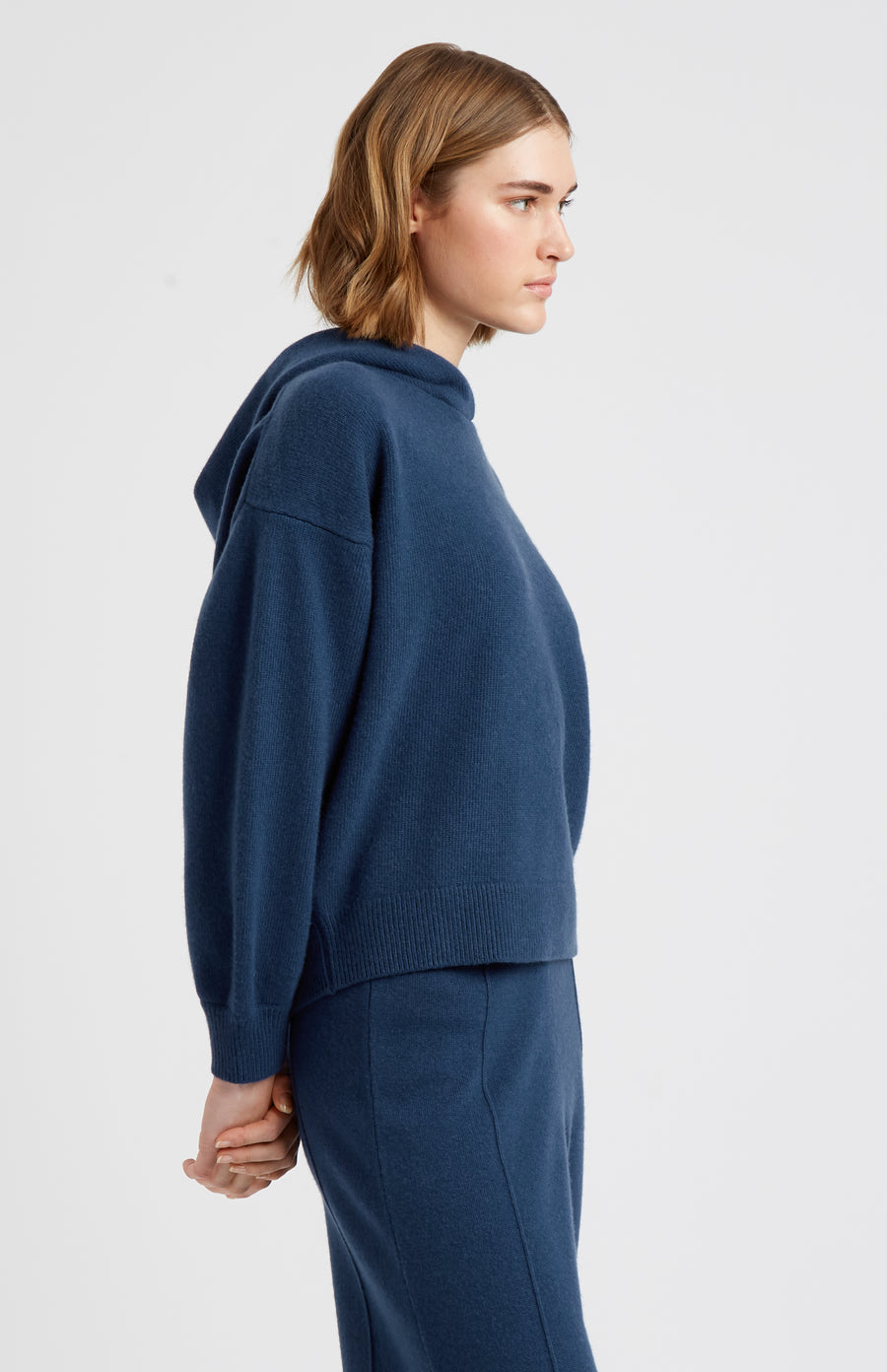 Pringle of Scotland Women's Cashmere Blend Hoodie In Night Sky side view