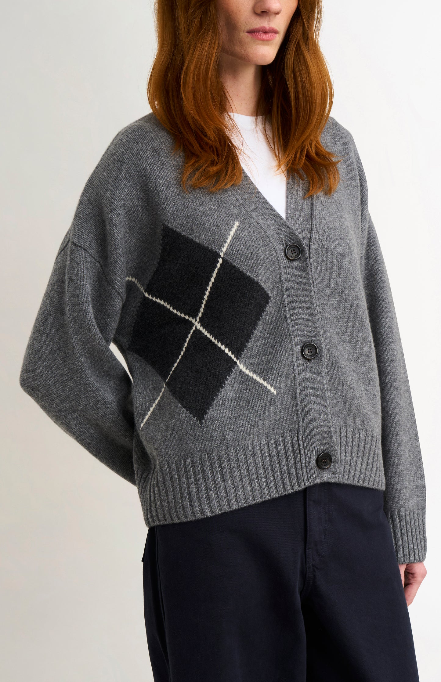 Women's Chunky Argyle Cashmere Cardigan in Grey and Charcoal