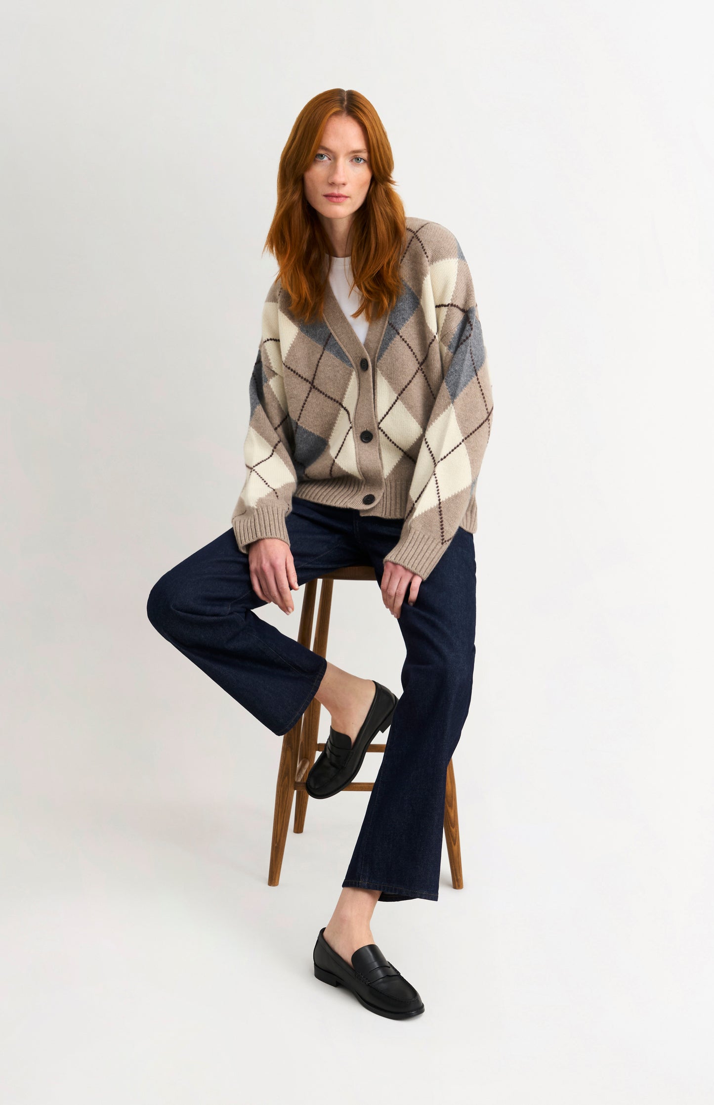Women's Chunky All Over Argyle Cashmere Cardigan in Mushoom & Grey