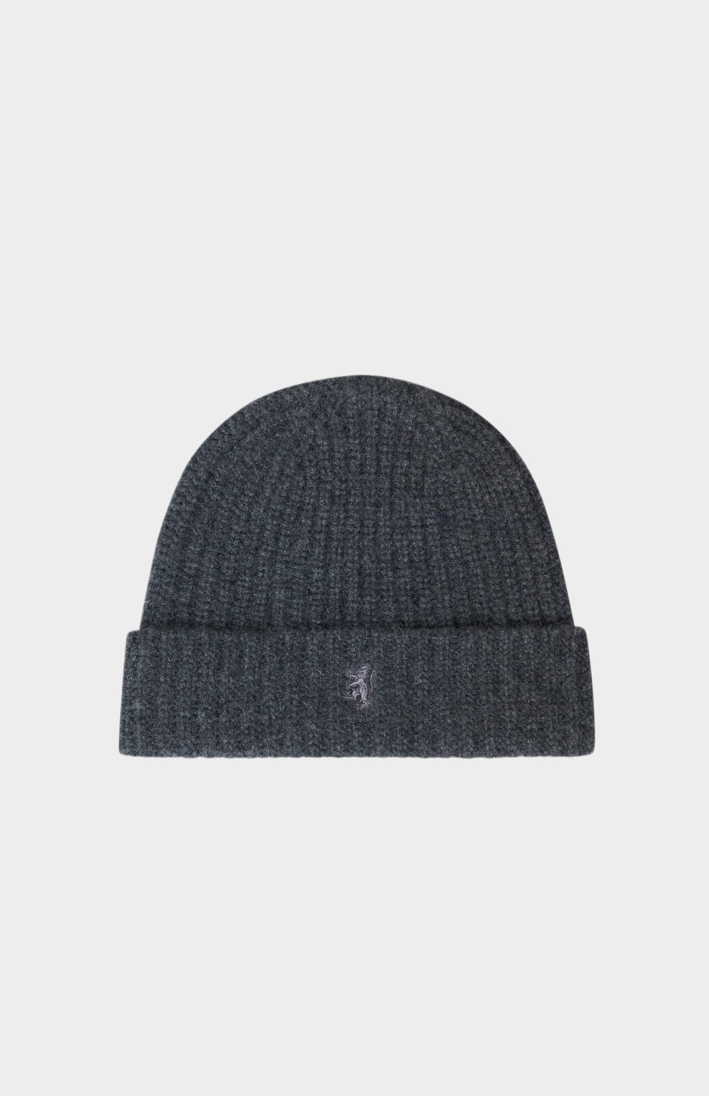 Ribbed Chunky Cashmere Beanie In Charcoal