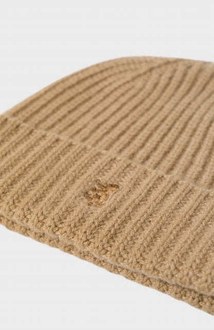 Ribbed Chunky Cashmere Beanie In Camel