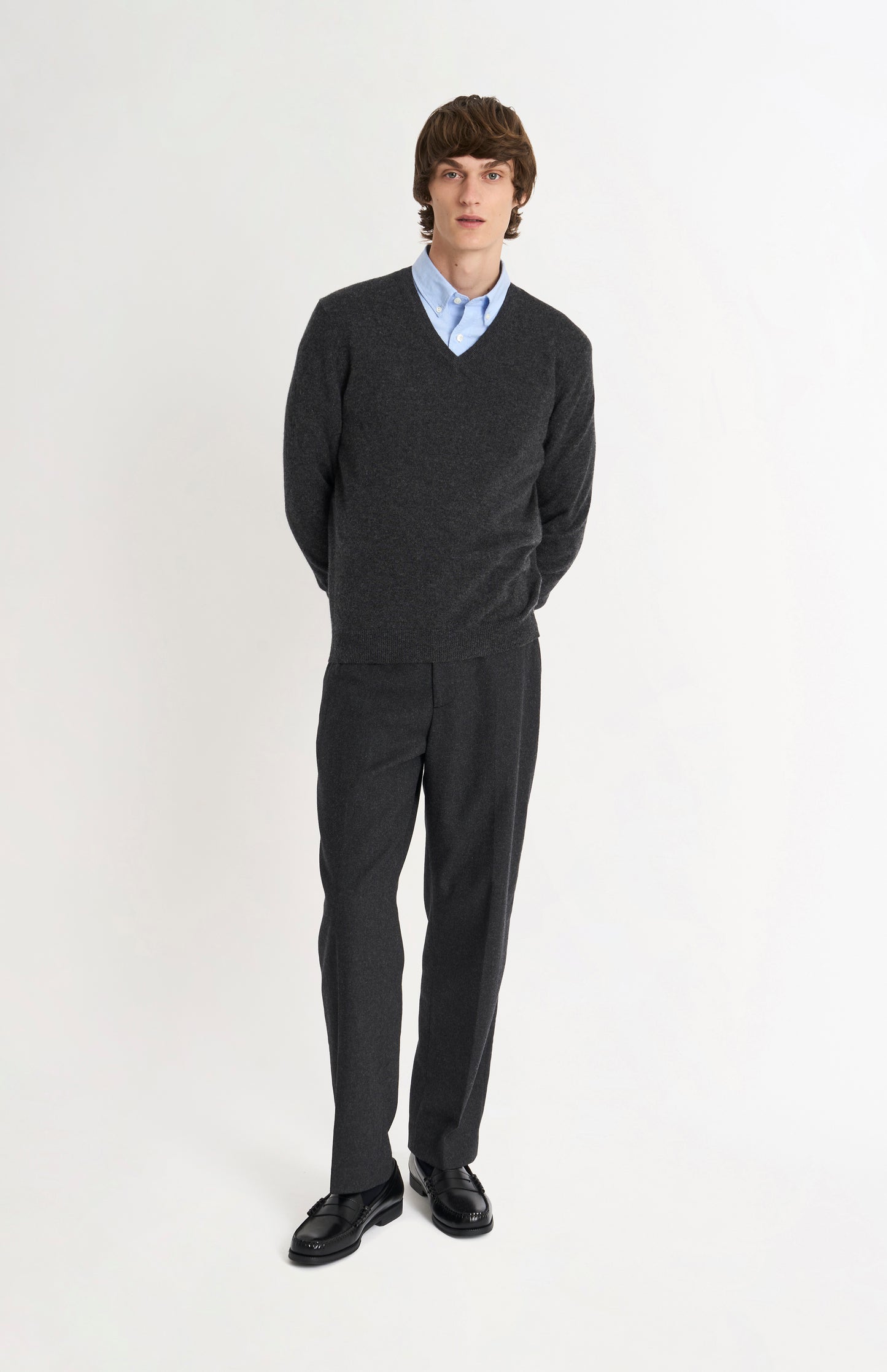 Men's Classic V-neck Cashmere Jumper In Charcoal Melange