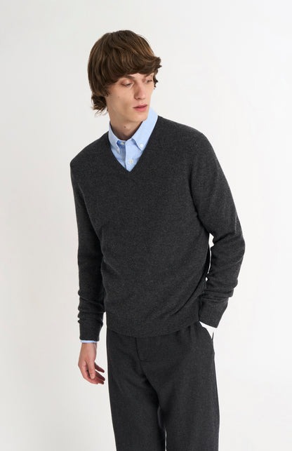 Men's Classic V-neck Cashmere Jumper In Charcoal Melange