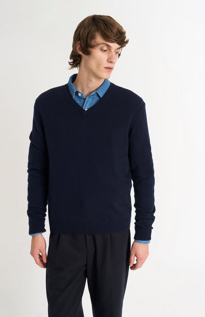 Men's Classic V-neck Cashmere Jumper In Navy Blue