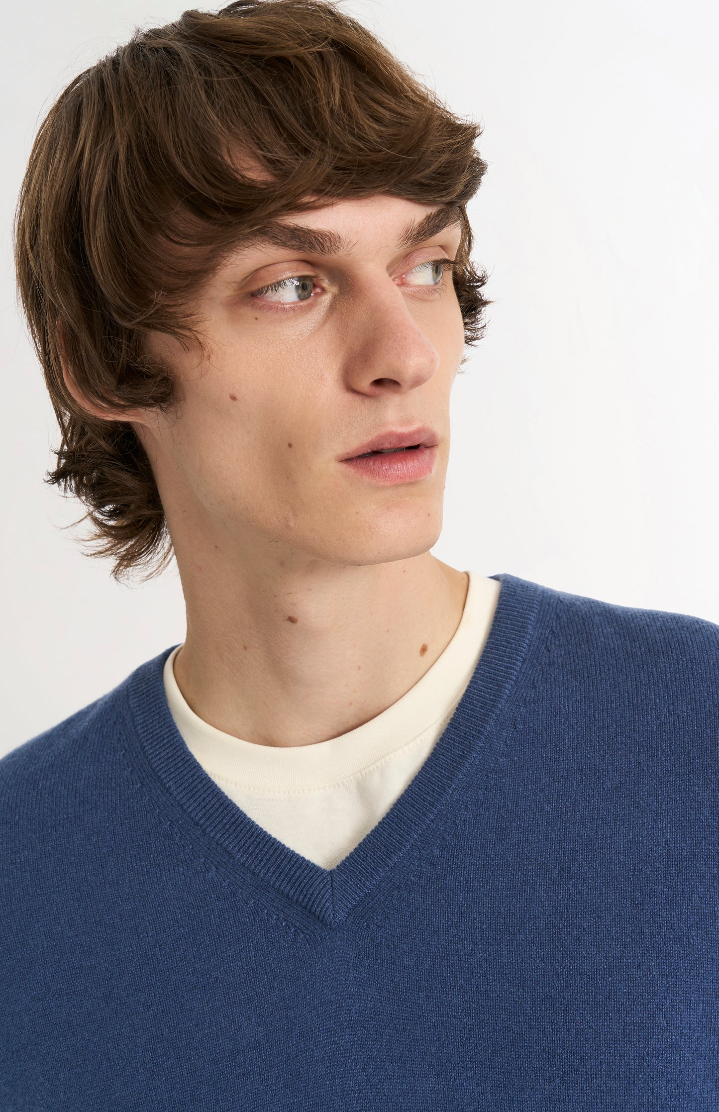 Men's Classic V-neck Cashmere Jumper In Bering Sea Blue