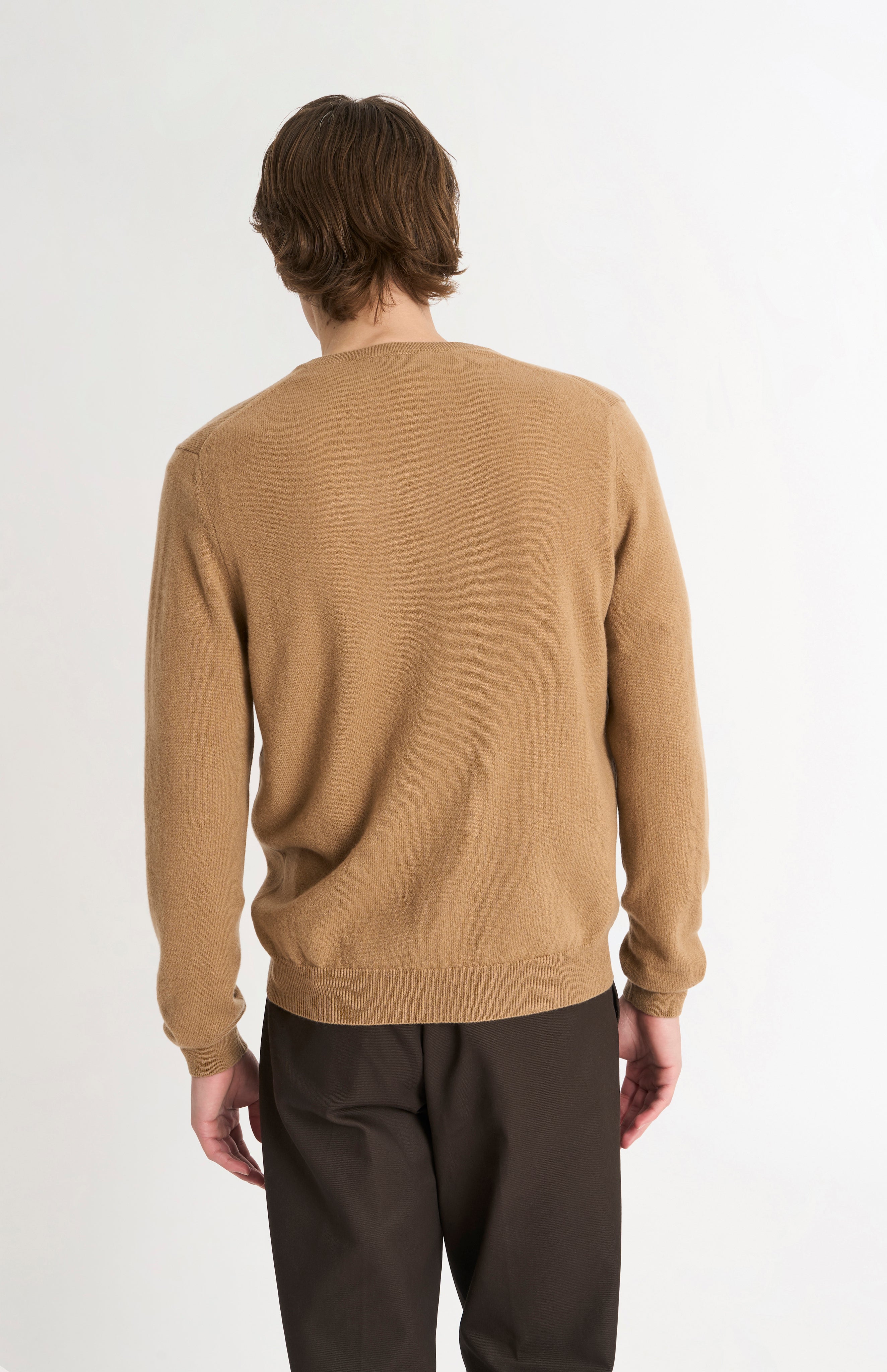 Pringle of Scotland Men's Cashmere V-Neck Jumper In Camel