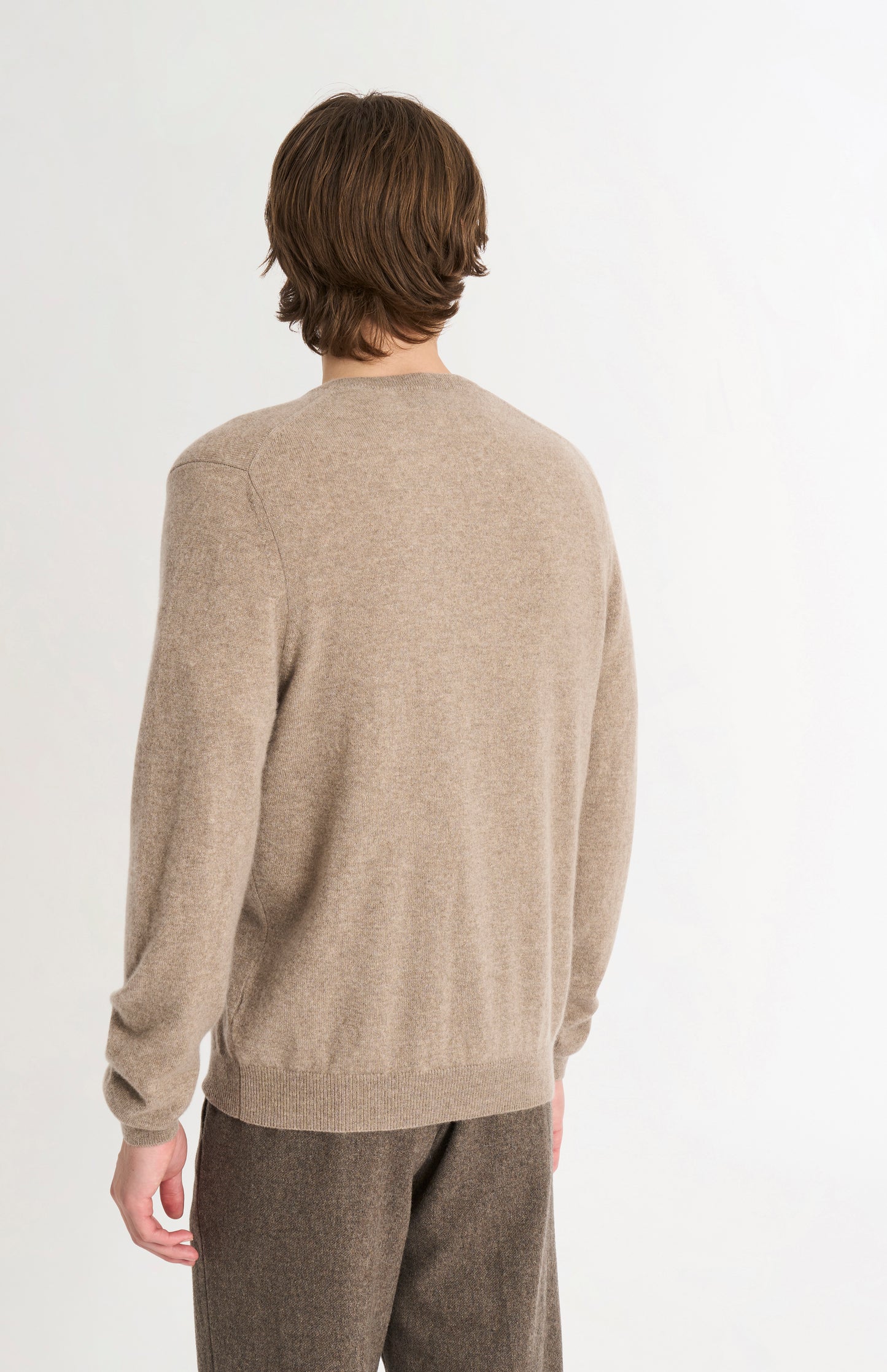 Men's Classic V-neck Cashmere Jumper In Mushroom