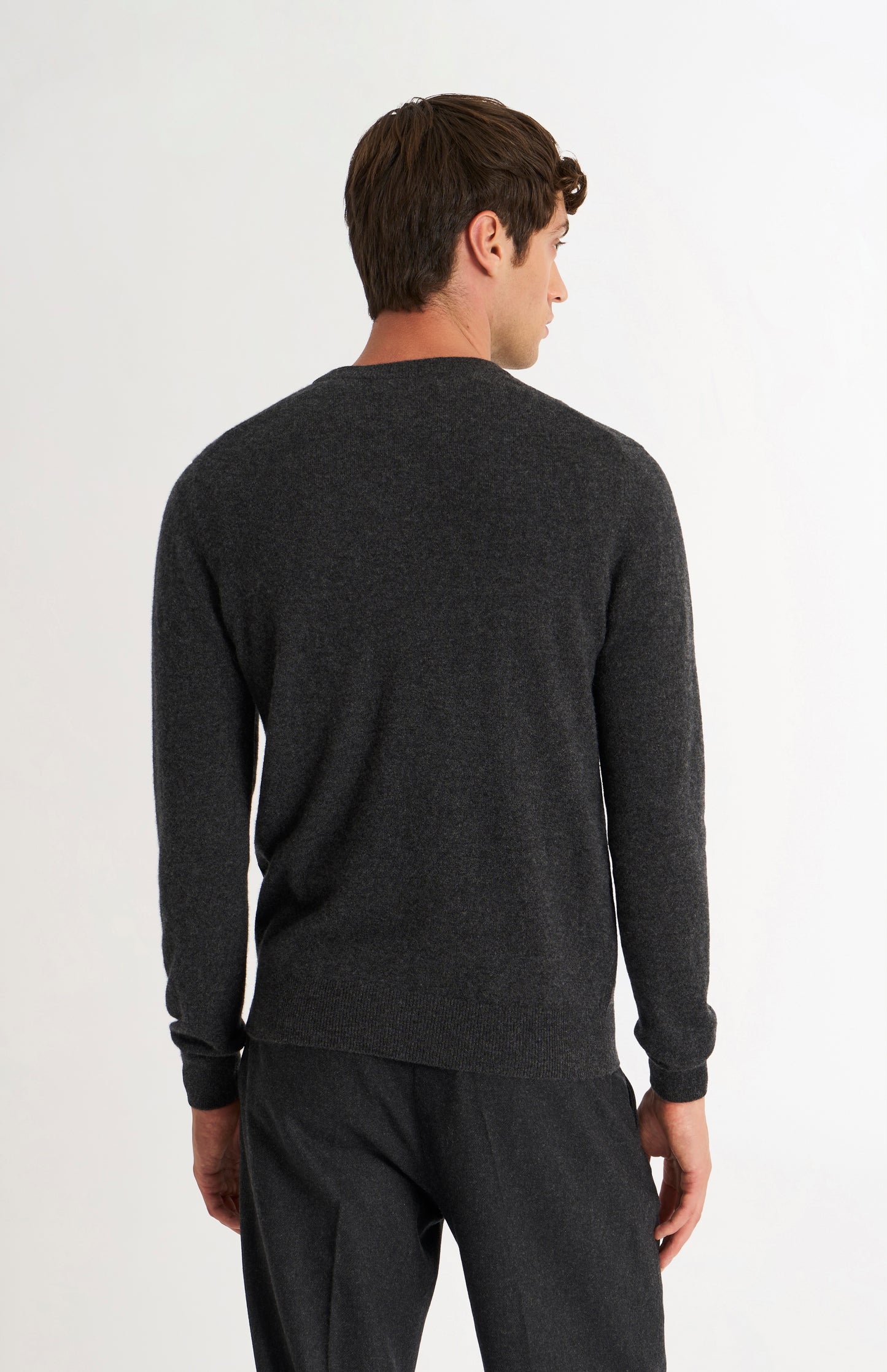 Pringle Men’s Cashmere Crew Neck Jumper In Charcoal Melange rear view