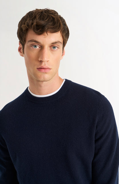 Pringle of Scotland Men’s Cashmere Crew Neck Jumper In Navy Blue neck detail