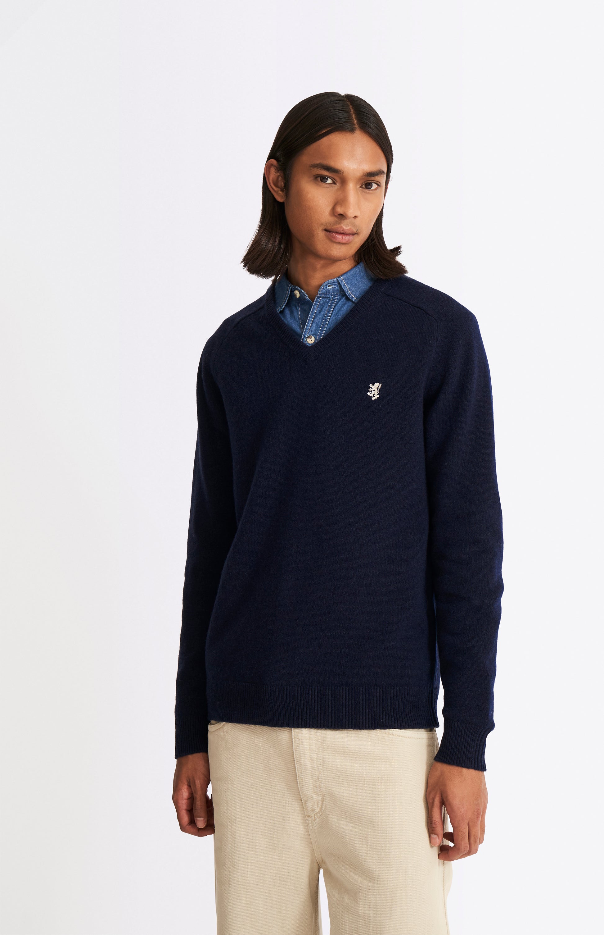 Pringle V Neck Lambswool Jumper in Midnight with Contrast Tipping