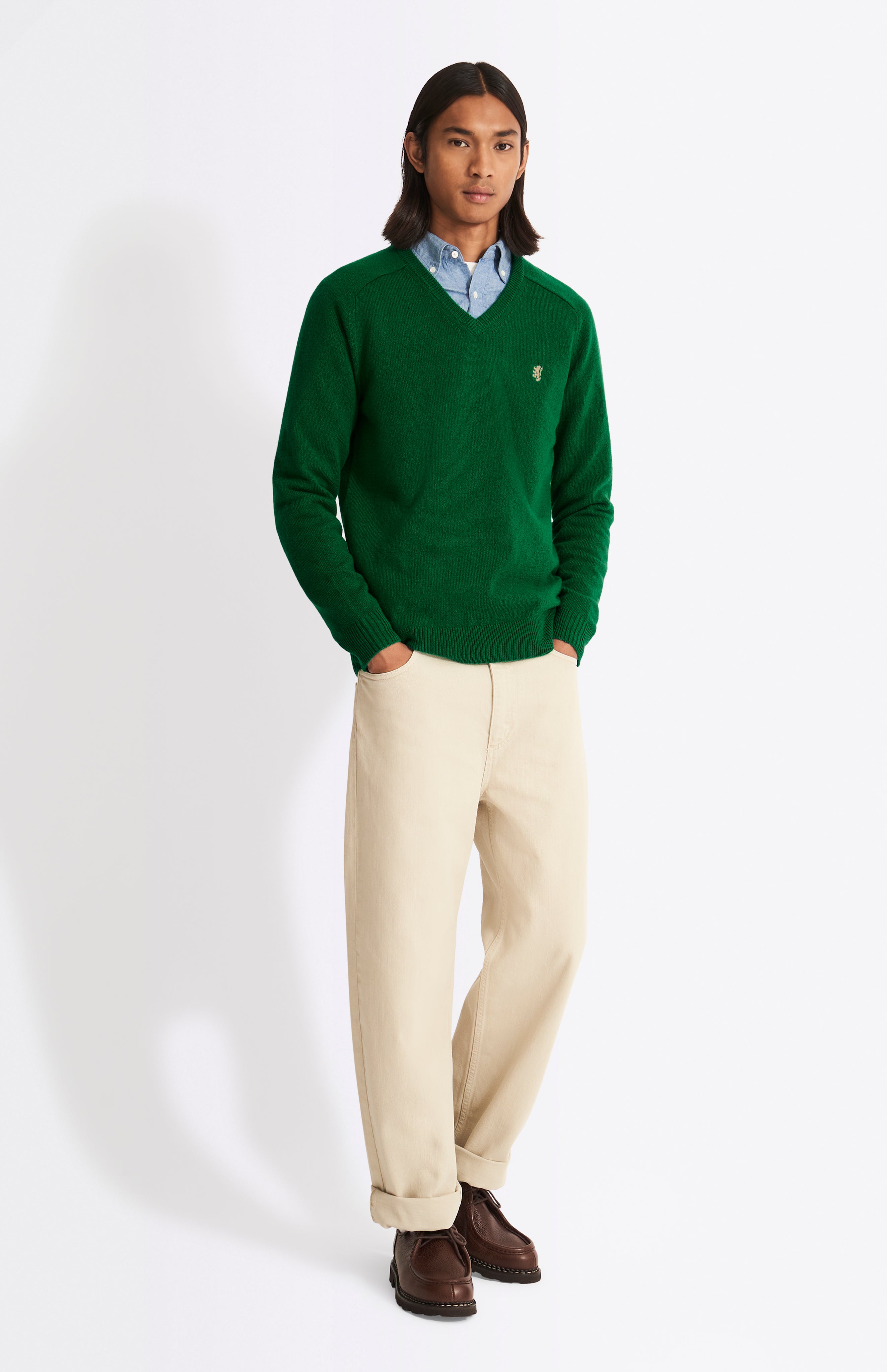 V Neck Lambswool Jumper In Dark Pine With Contrast Tipping