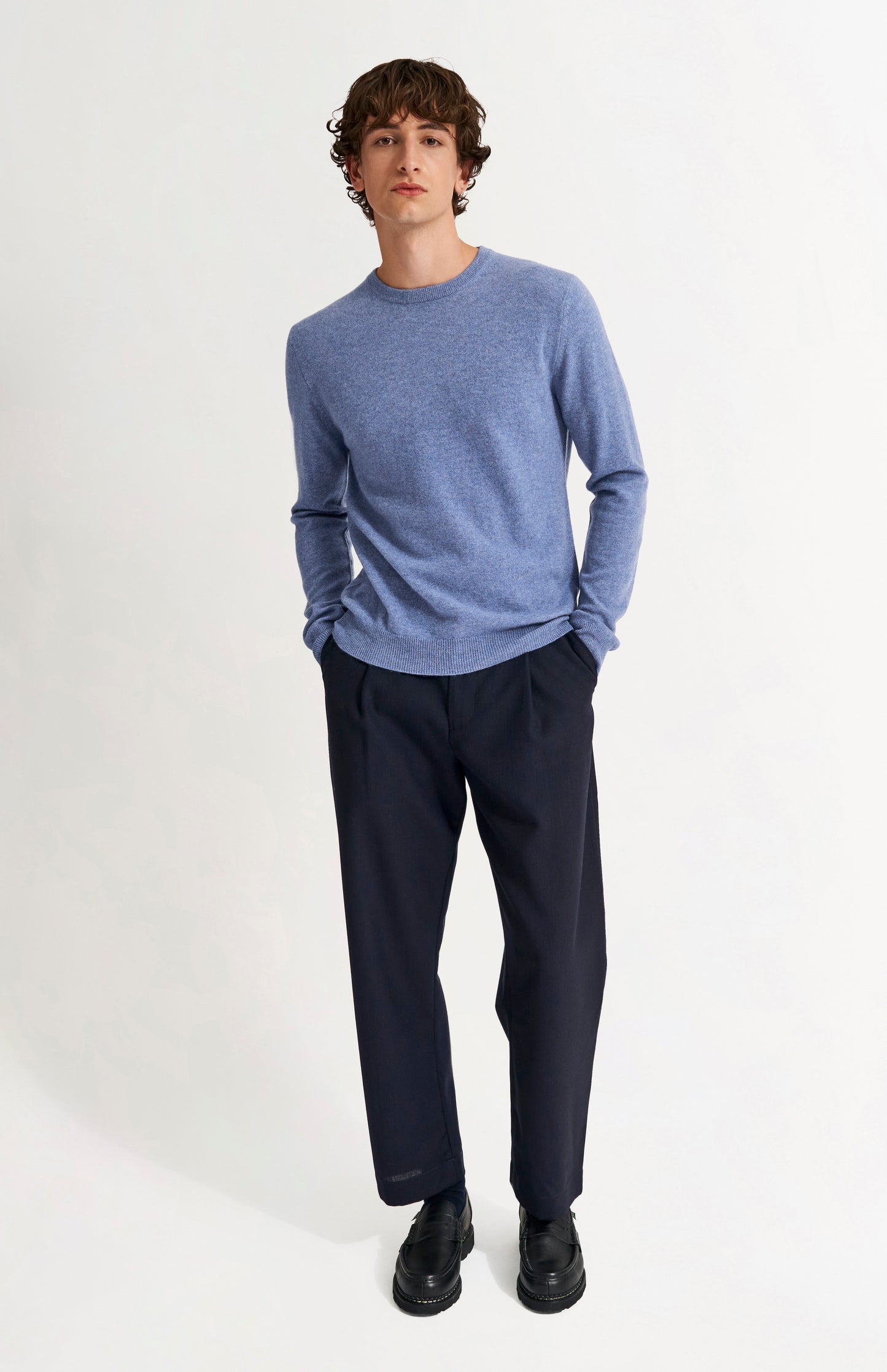 Pringle Men's Classic Round Neck Cashmere Jumper In Blue Melange on model full length