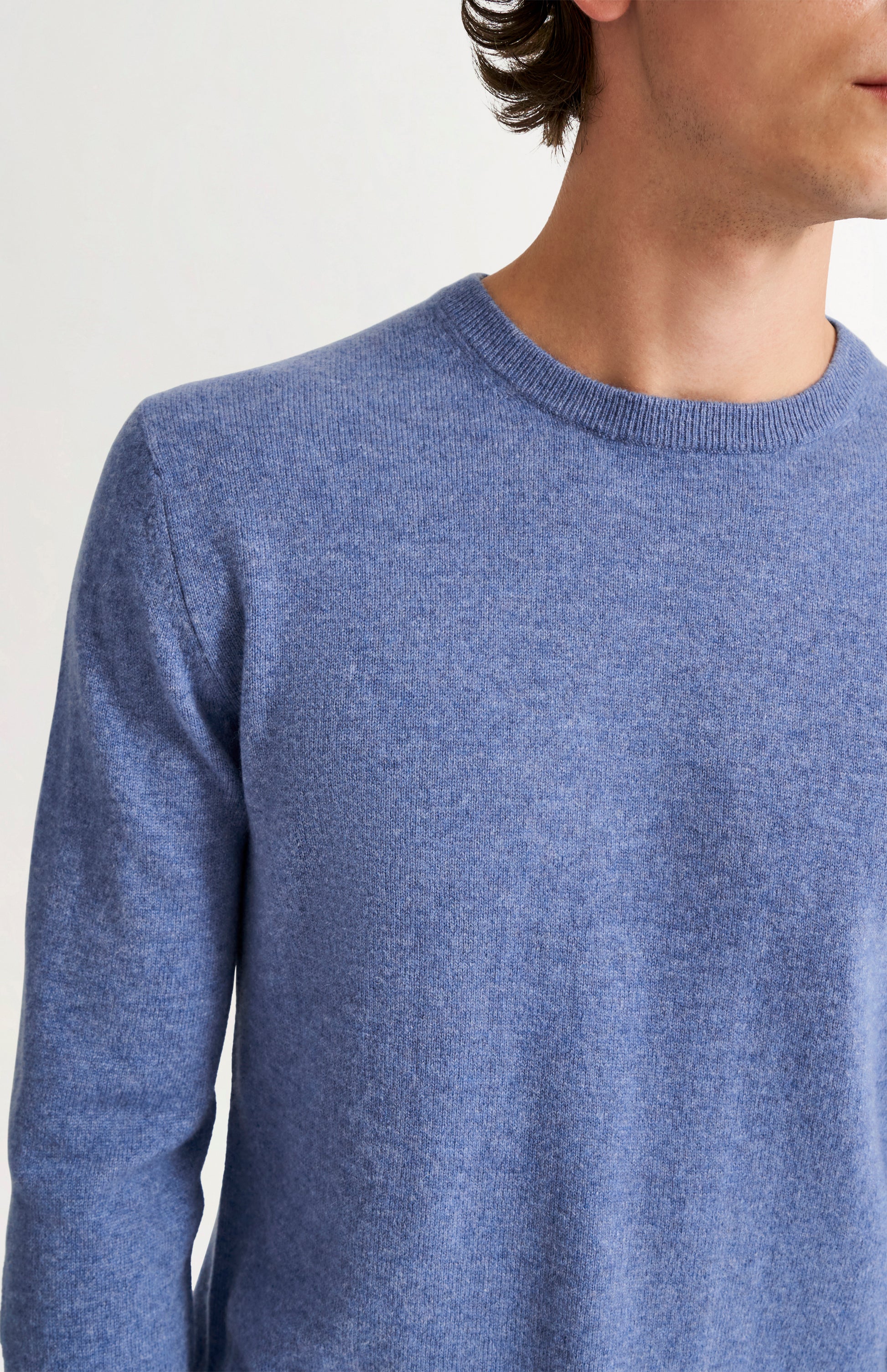 Pringle Men's Classic Round Neck Cashmere Jumper In Blue Melange neck close up