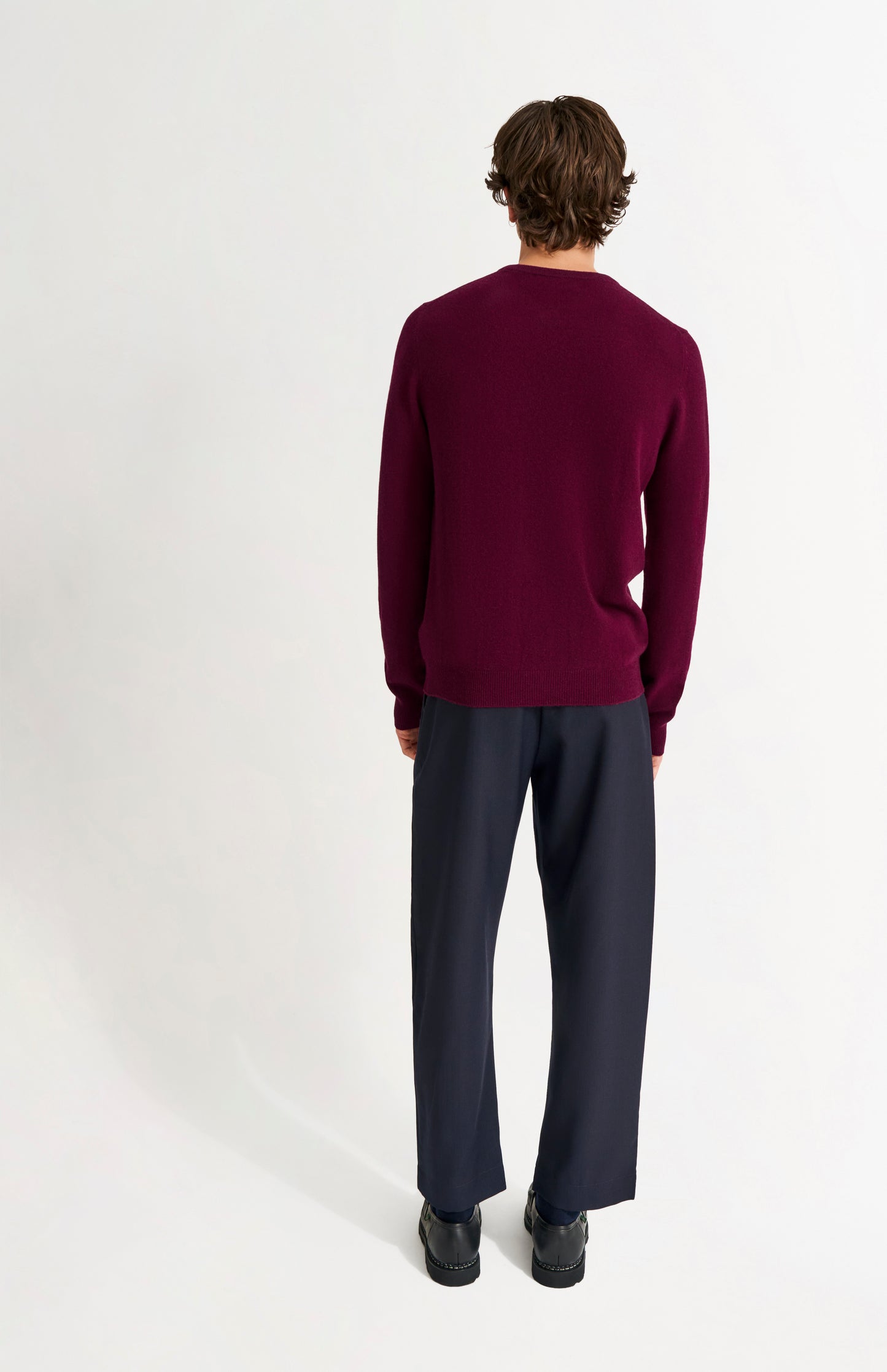 Pringle Men's Classic Round Neck Cashmere Jumper In Burgundy rear view