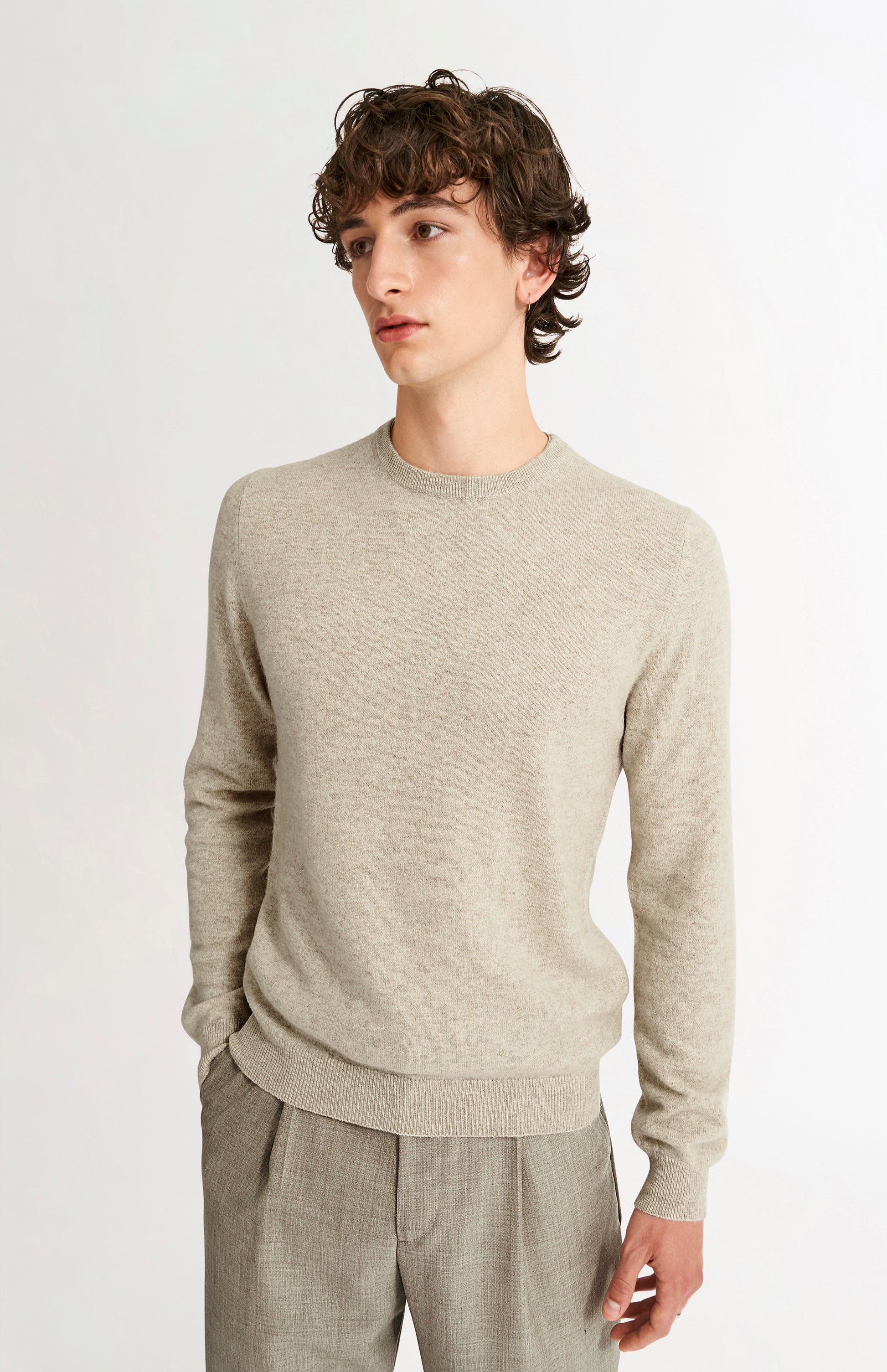 Pringle Men's Classic Round Neck Cashmere Jumper In Oatmeal on model