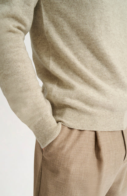 Men's Classic Round Neck Cashmere Jumper In Oatmeal