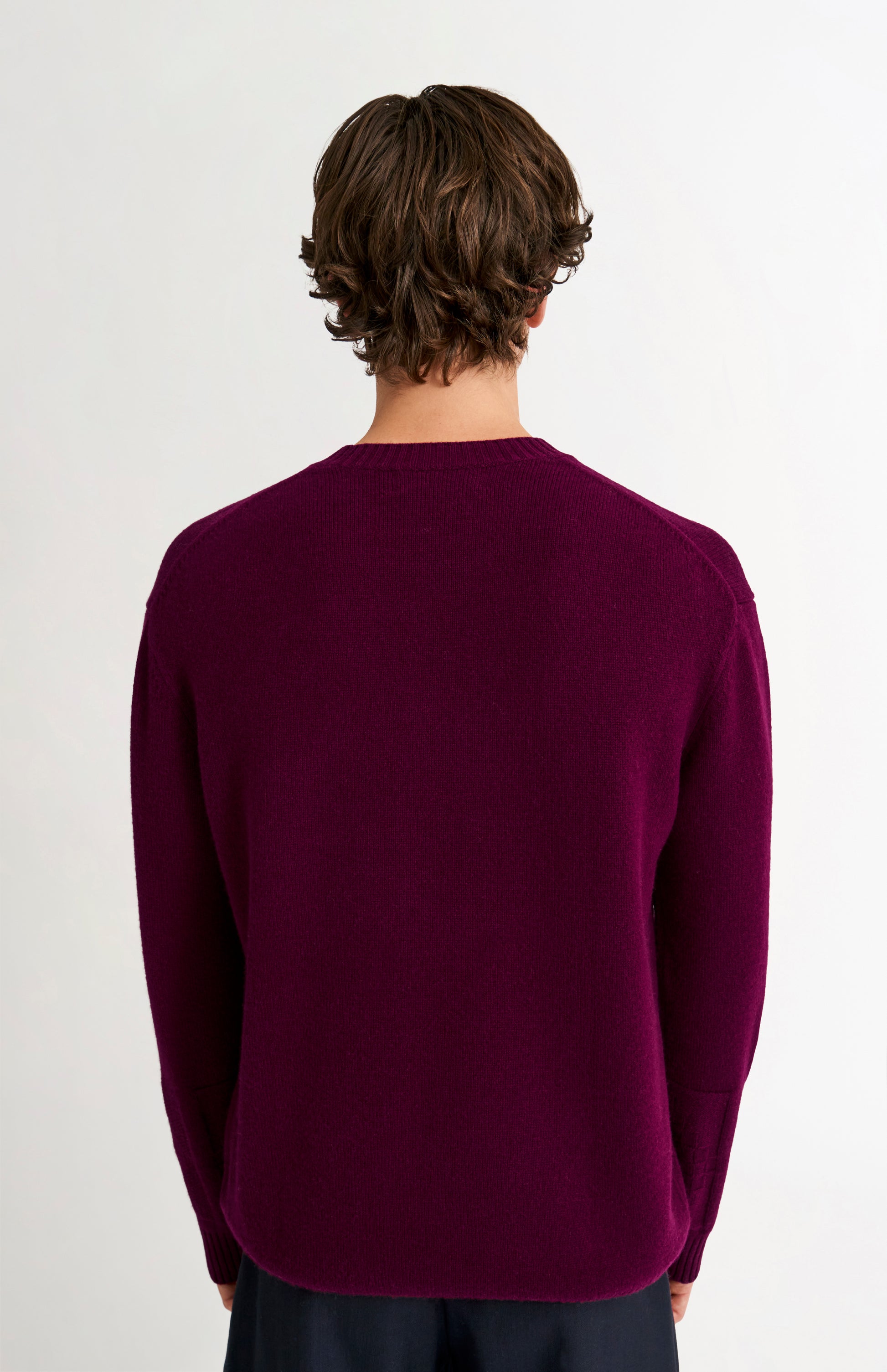 Pringle of Scotland Men's Round Neck Cashmere Jumper In Burgundy rear view