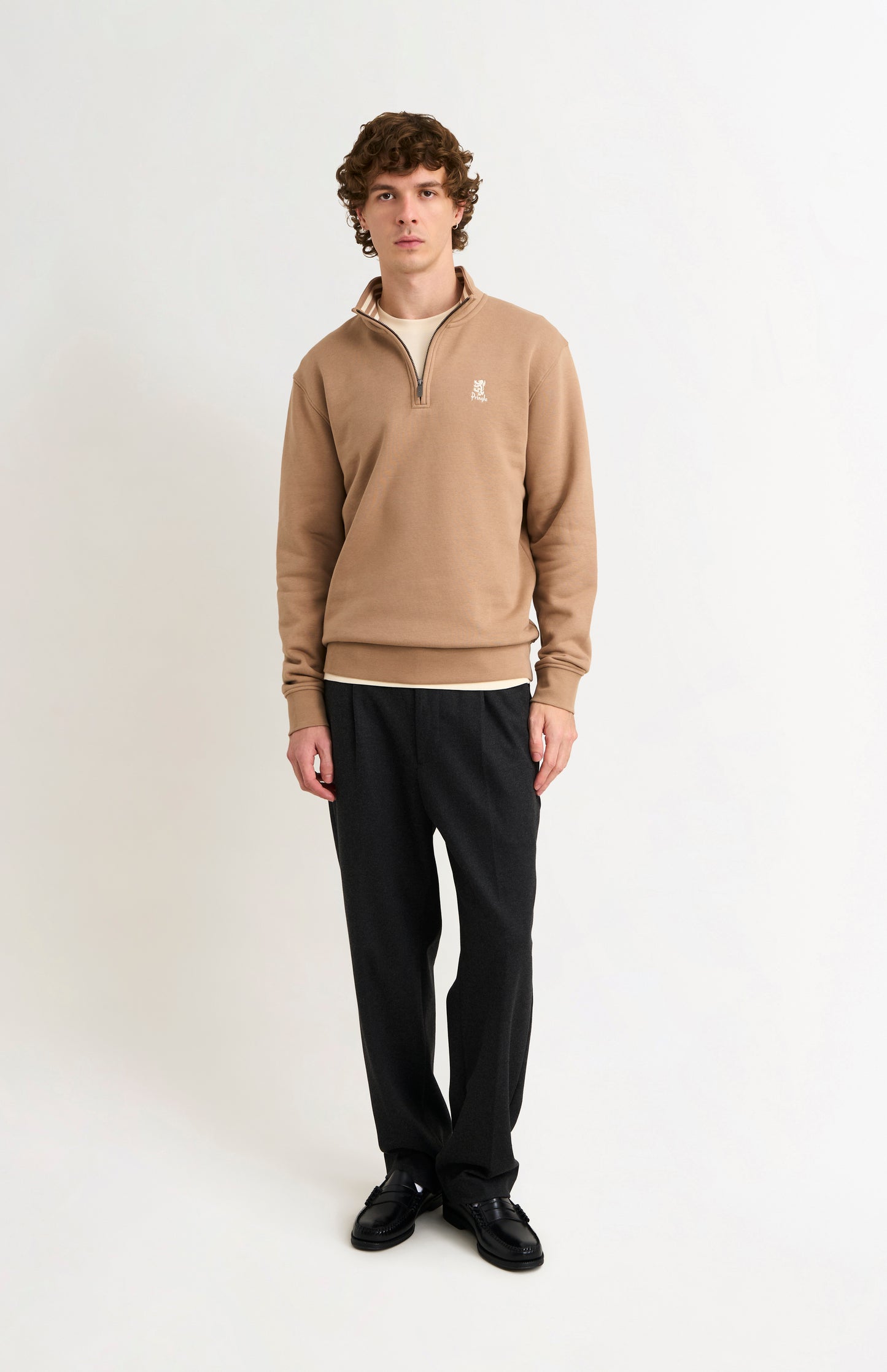 Men's Qtr Zip Track Jumper In Mushroom
