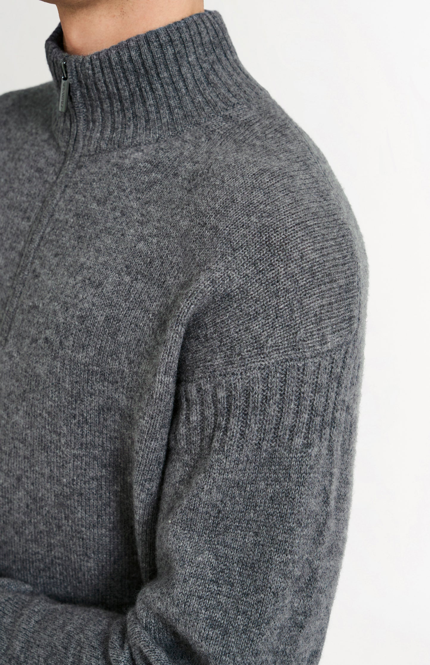 Pringle of Scotland Men's Zip Neck Cashmere Jumper In Grey Melange neck detail