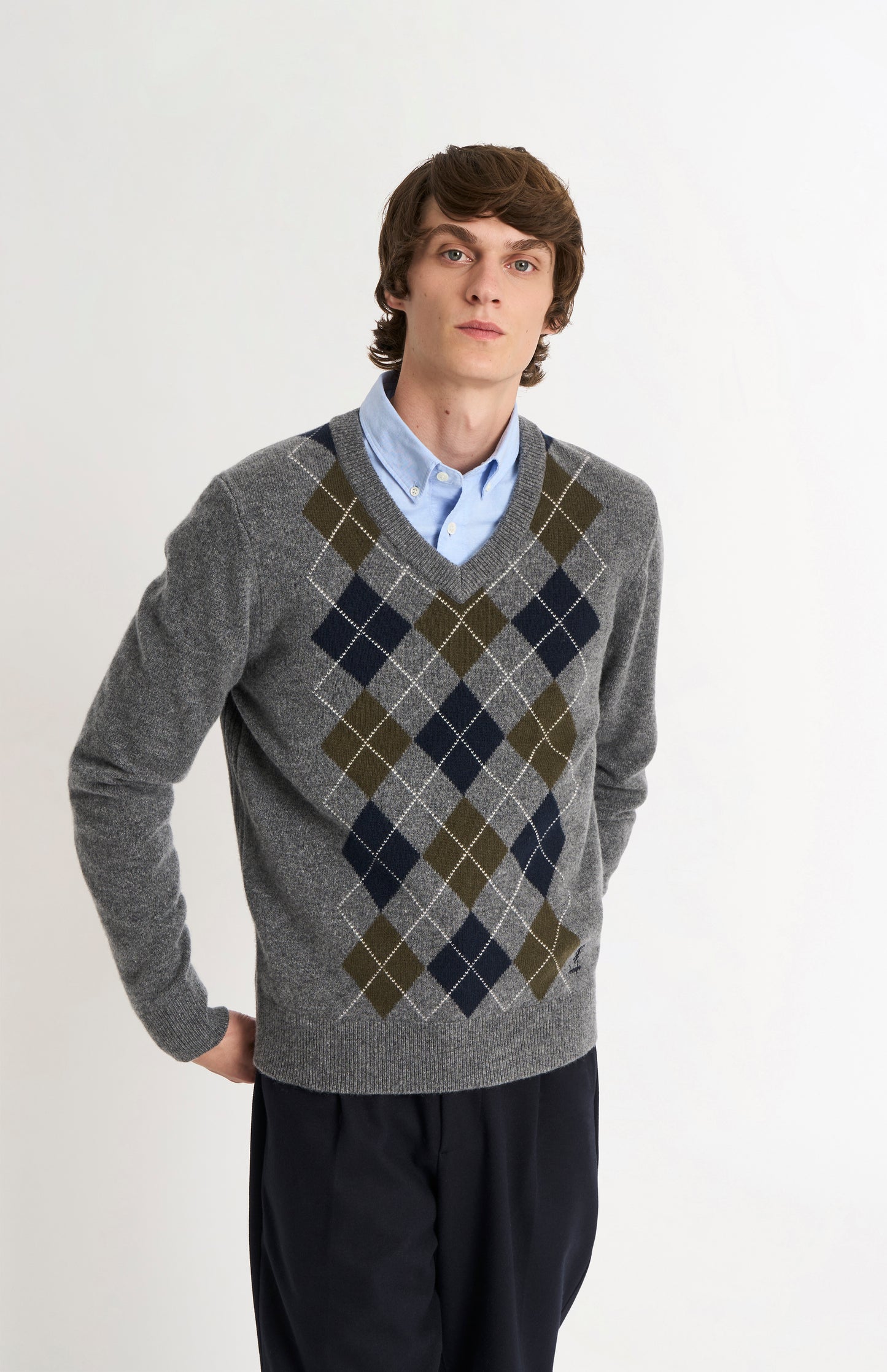 Men's Kessock  V-neck Supersoft Lambswool Argyle Jumper In Grey / Olive / Navy