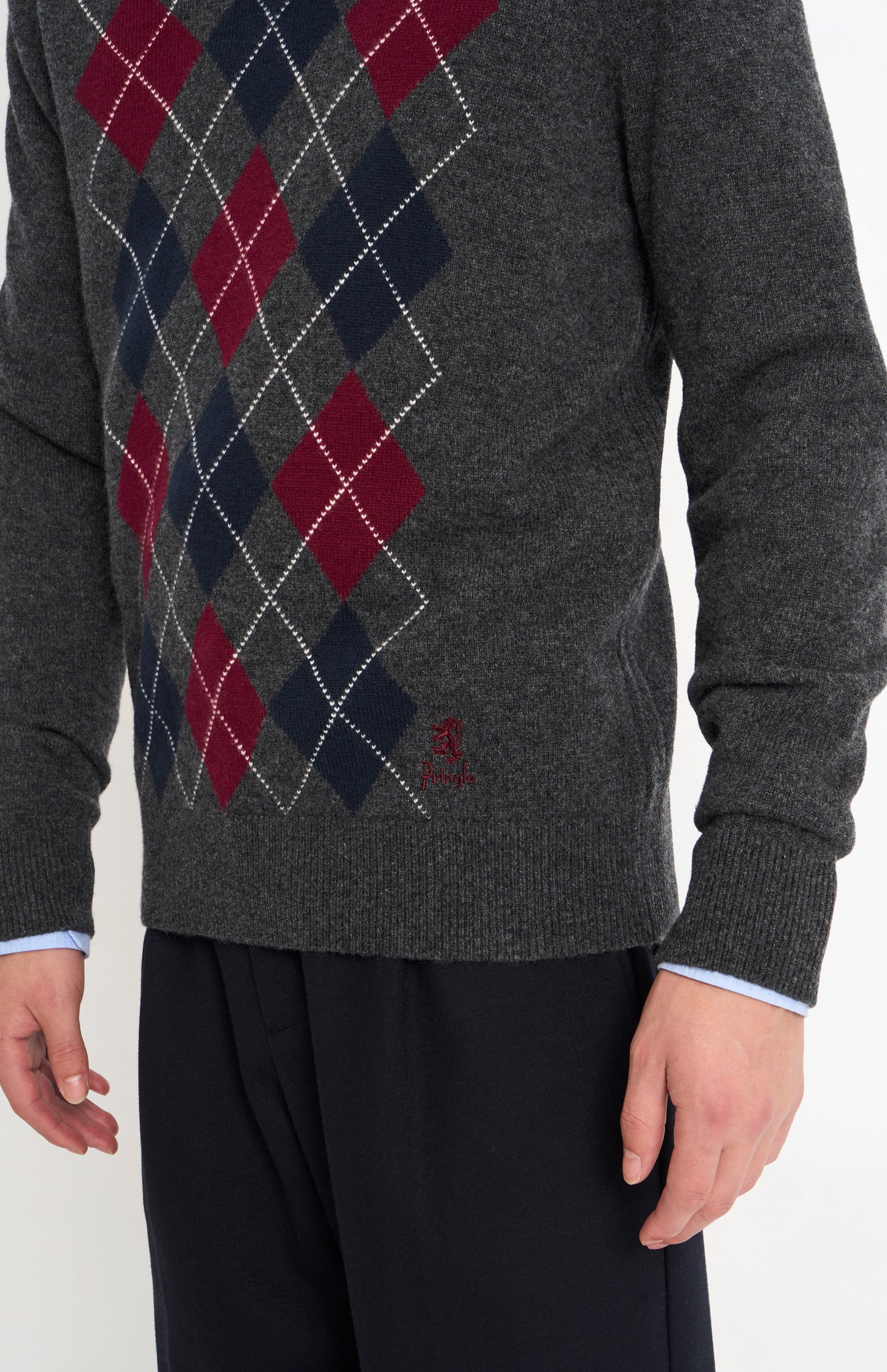 Men's Kessock  V-neck Supersoft Lambswool Argyle Jumper In Charcoal / Burgundy / Navy