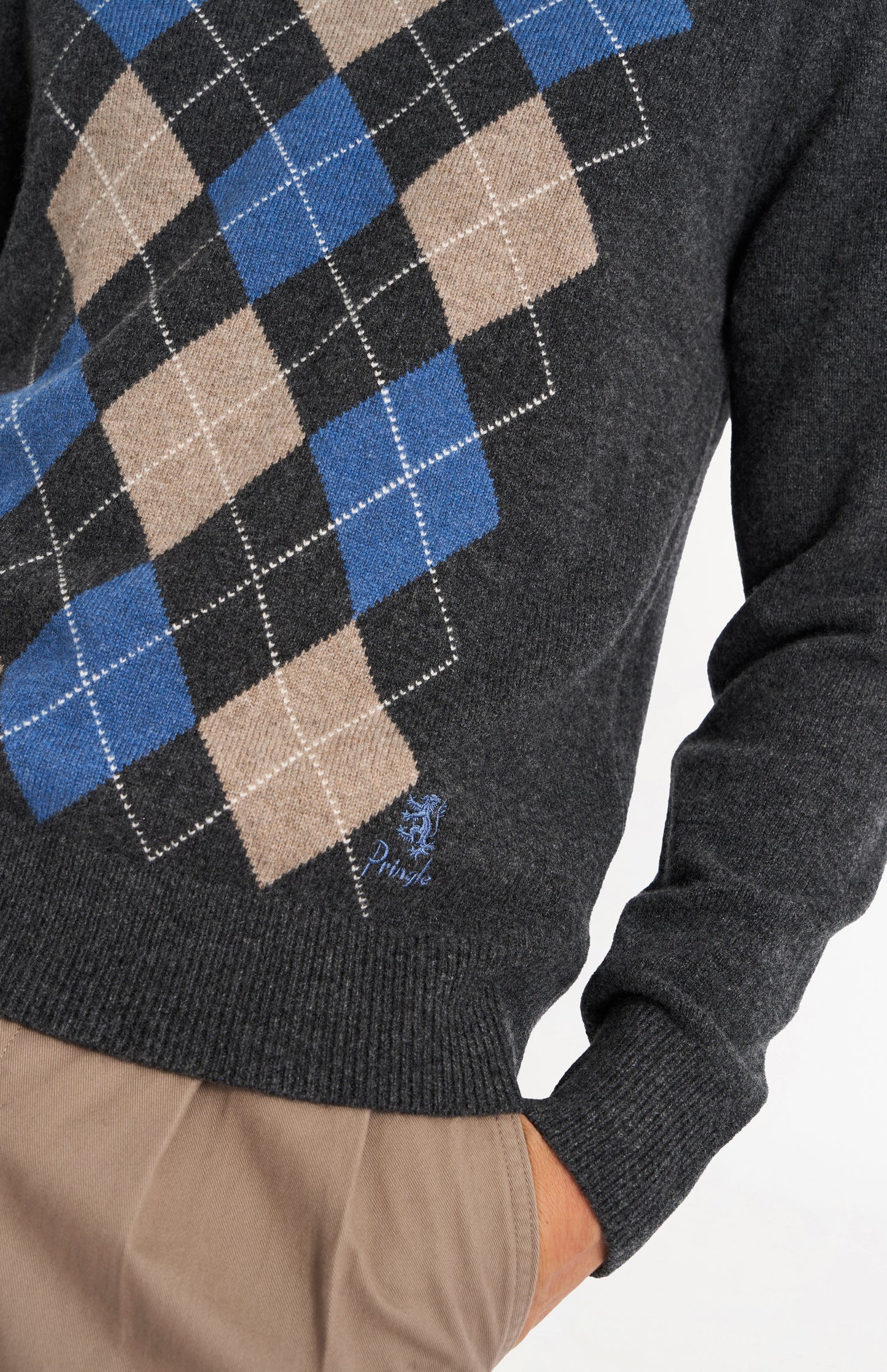 Men's Kessock  V-neck Supersoft Lambswool Argyle Jumper In Charcoal / Blue / Mushroom