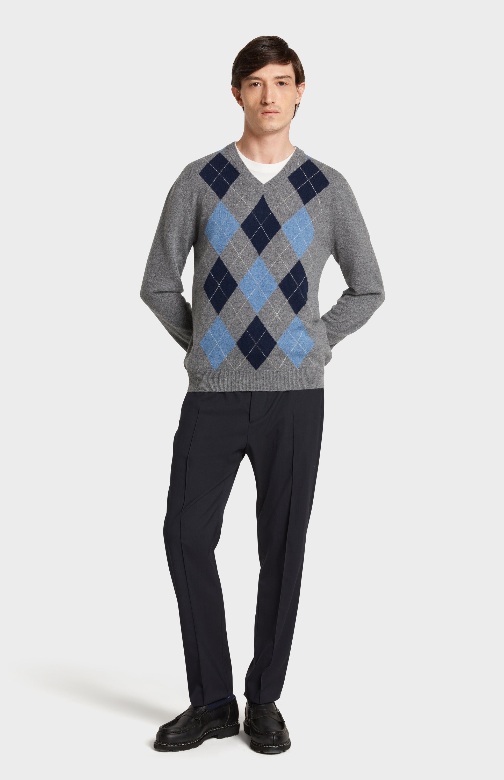 Full front Look in Pringle of Scotland Argyle v Neck Cashmere Jumper in Grey Melange