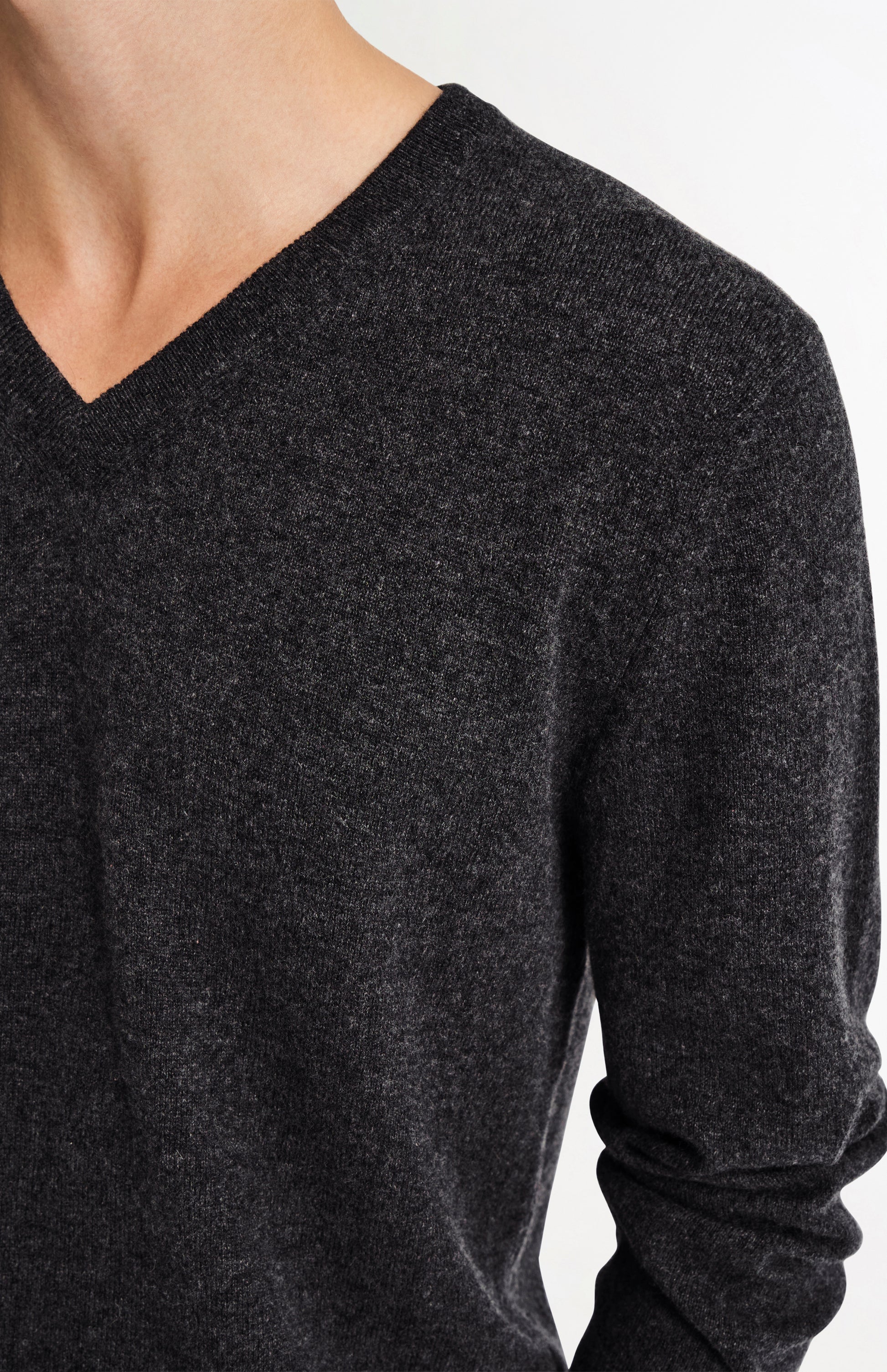 Pringle of Scotland Men's Classic V Neck Cashmere Jumper In Charcoal neck detail