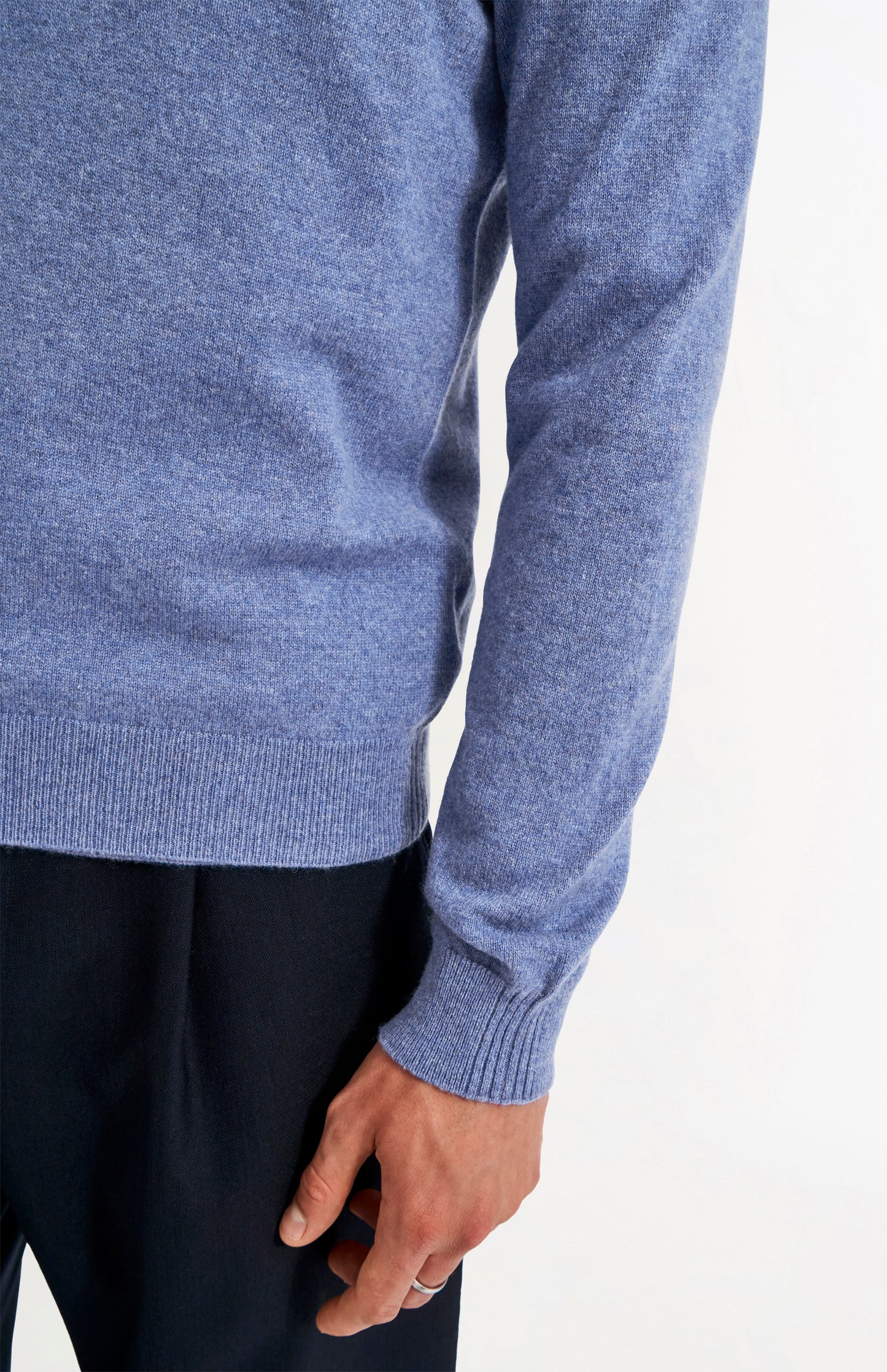 Pringle Men's Classic Round Neck Cashmere Jumper In Blue Melange cuff and hem detail