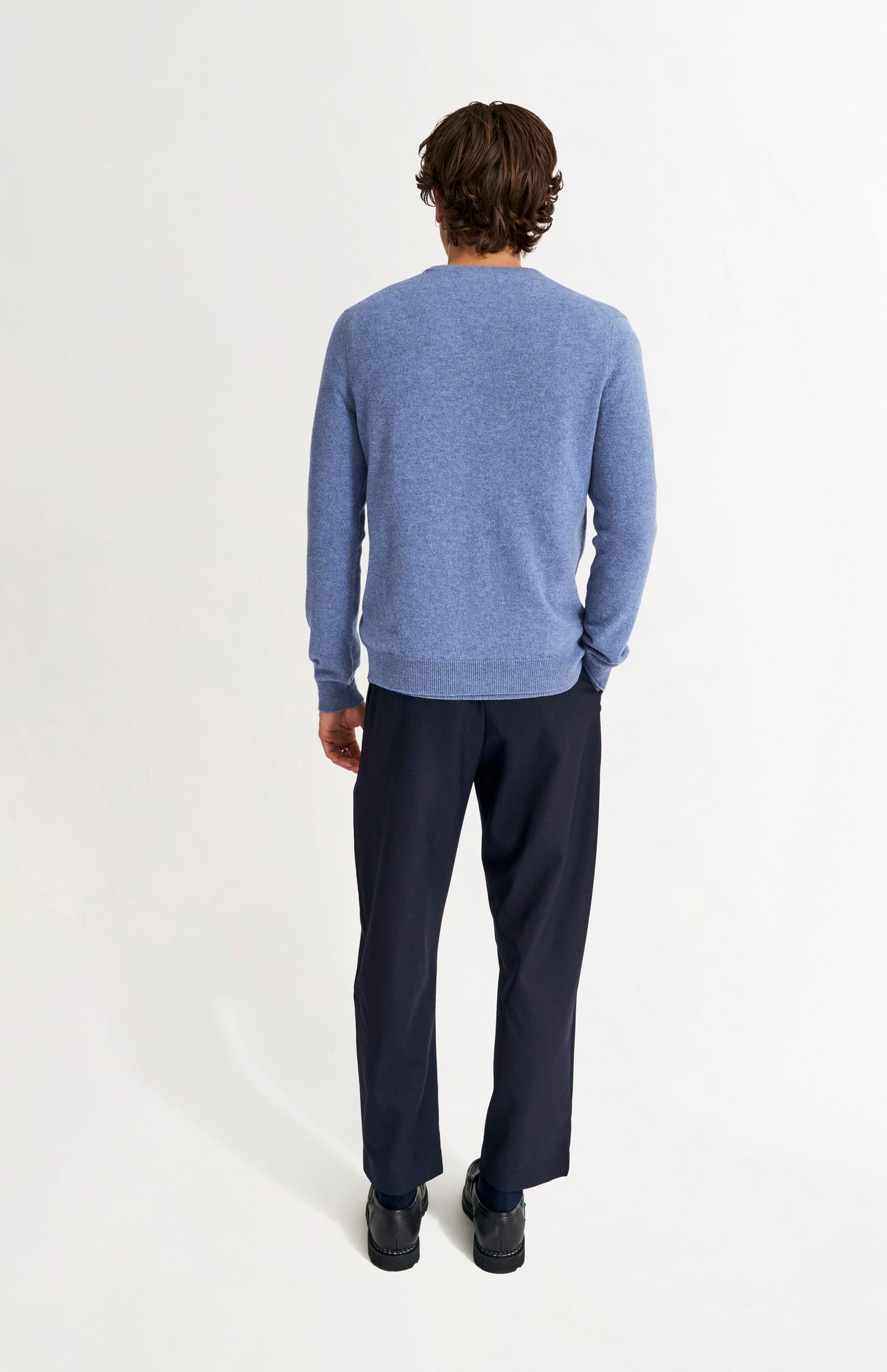 Pringle Men's Classic V Neck Cashmere Jumper In Blue Melange rear view