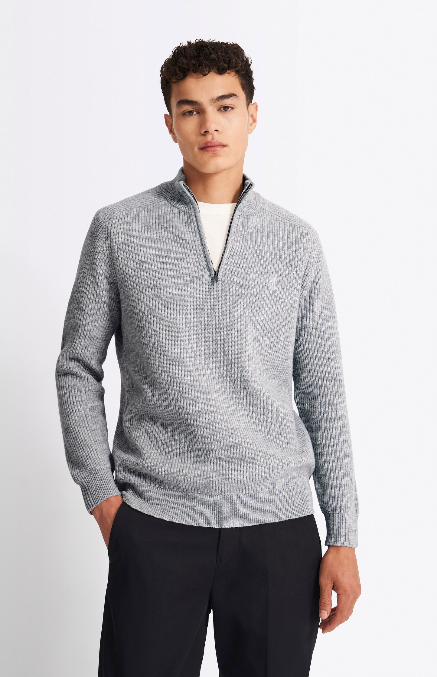 Pringle Men's Quarter Zip Cable Knit Lambswool Jumper in Light Grey neck detail