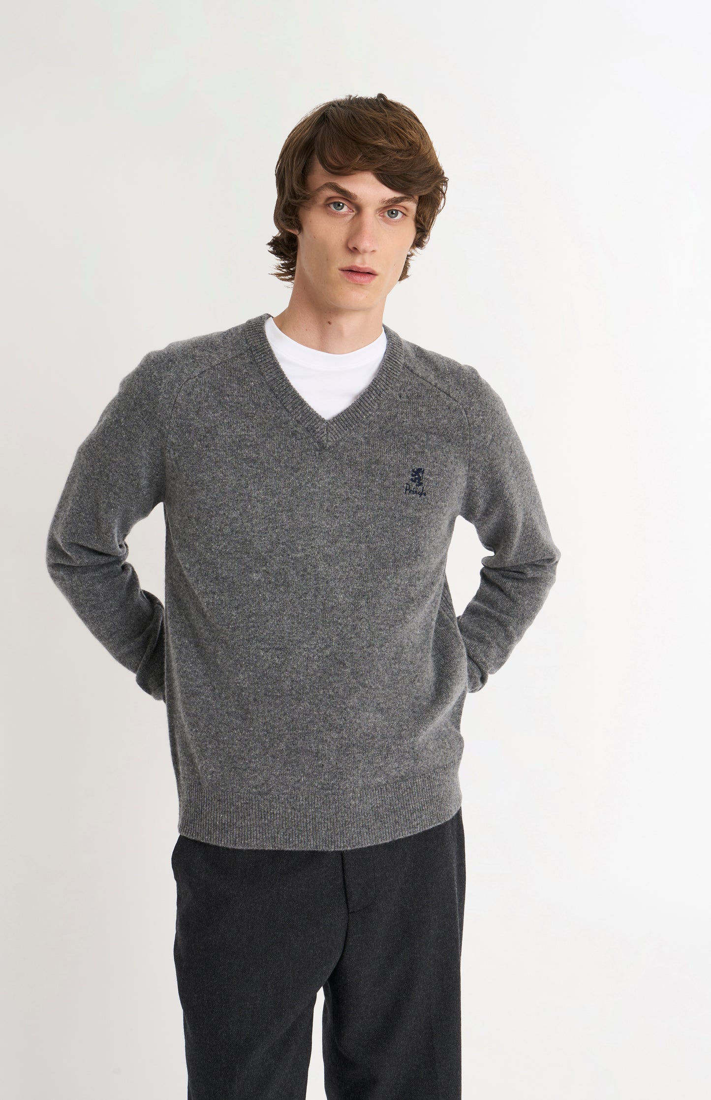 Men's Classic V-neck Supersoft Lambswool Jumper  In Grey Melange