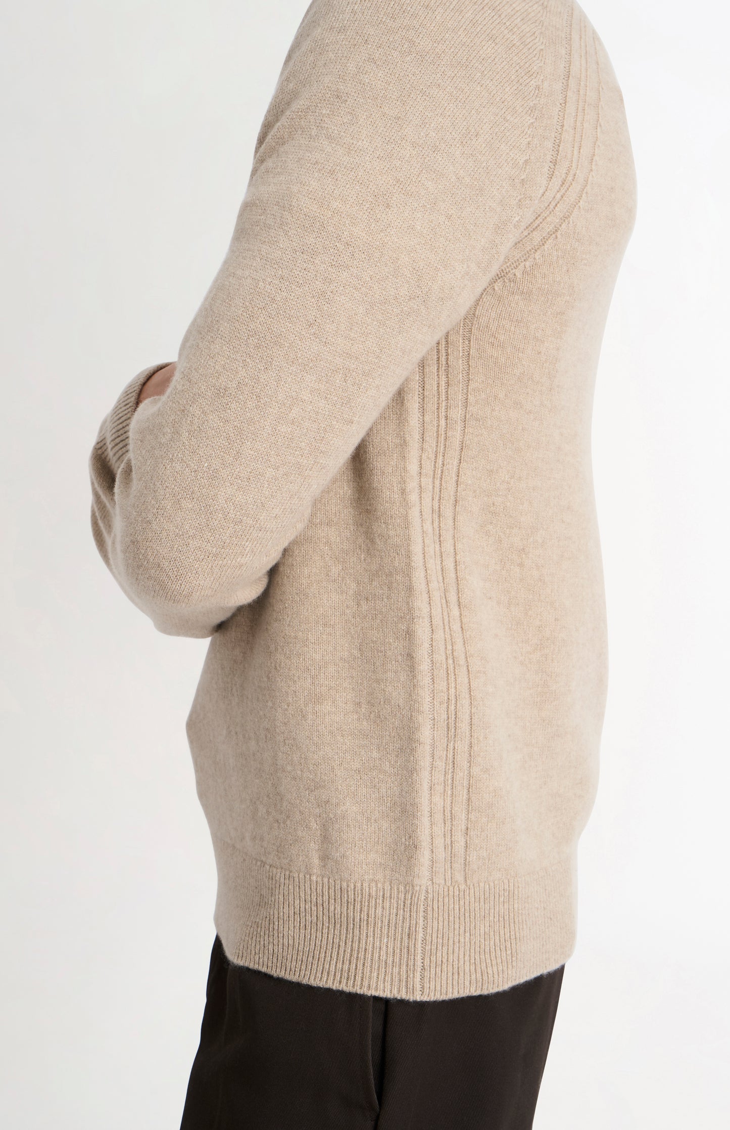 Men's Classic V-neck Supersoft Lambswool Jumper  In Oatmeal