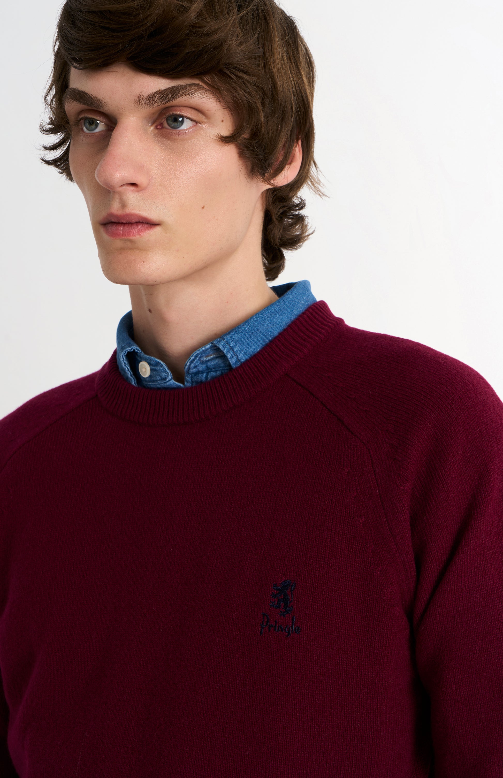 Pringle of Scotland Men’s Lambswool Crew Neck Jumper In Burgundy neck detail