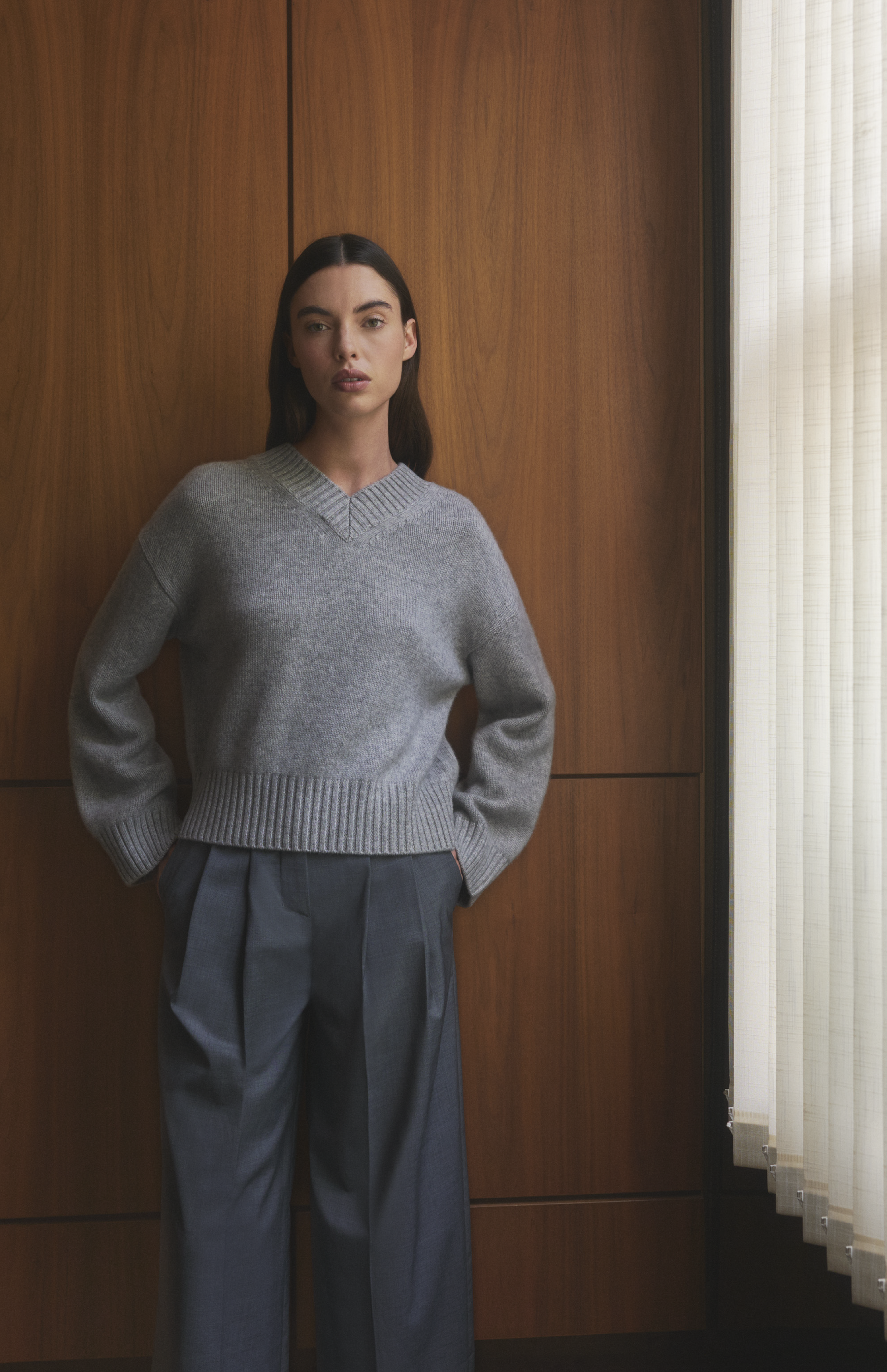 Pringle Women's V Neck Chunky Cashmere Jumper In Silver Melange