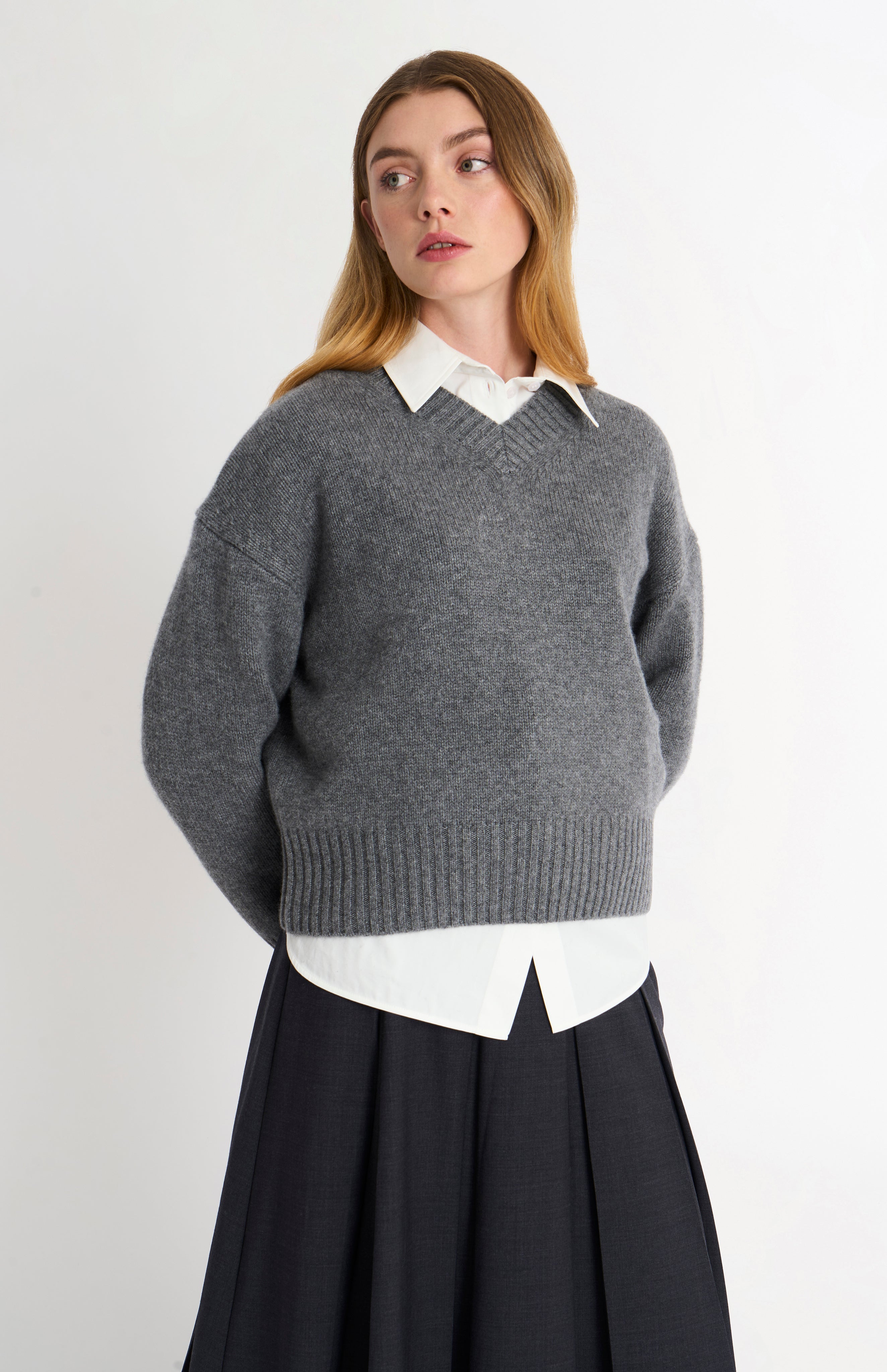 Pringle of Scotland Women's Cashmere V-neck Jumper In Grey Melange