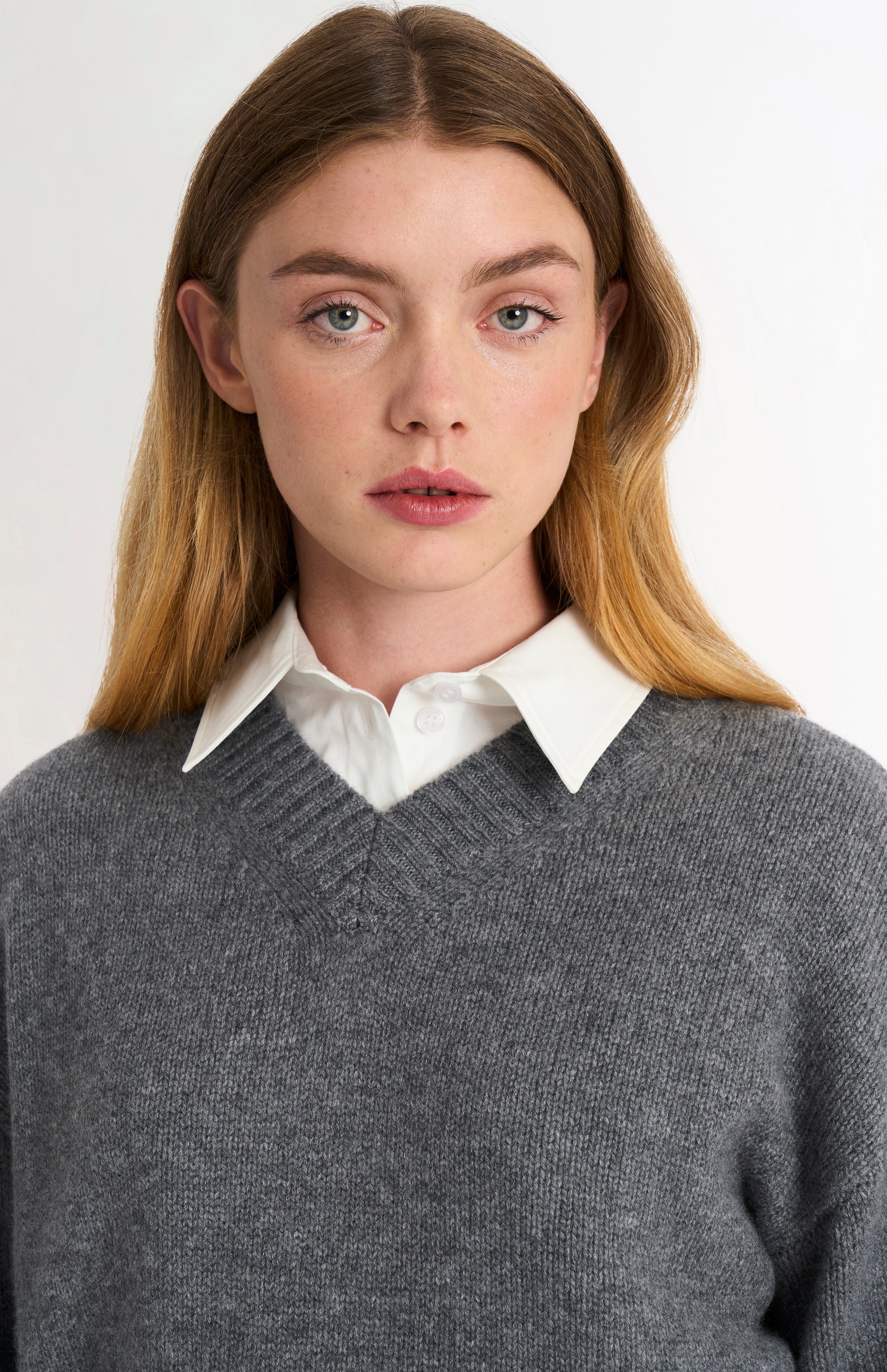 Pringle of Scotland Women's Cashmere V-neck Jumper In Grey Melange