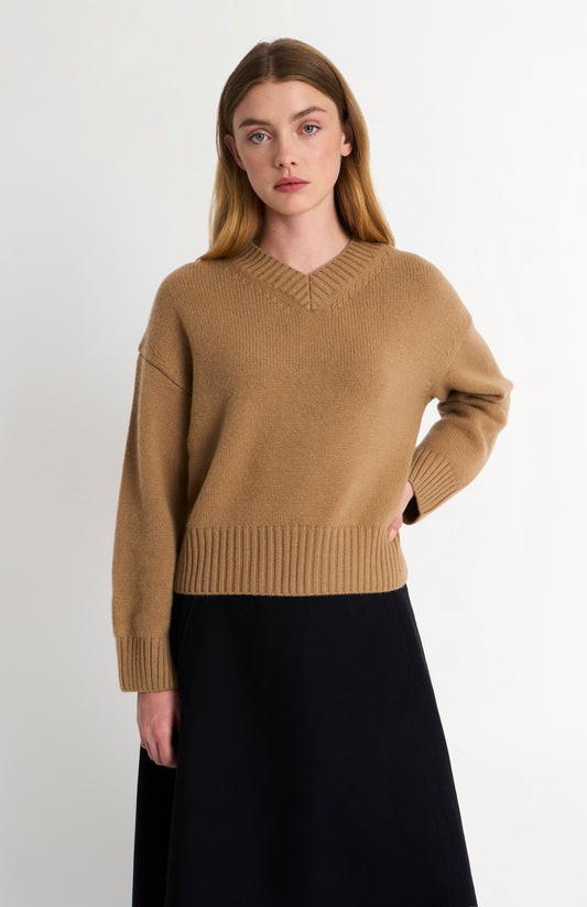 Women's V-neck Chunky Cashmere Jumper In Camel
