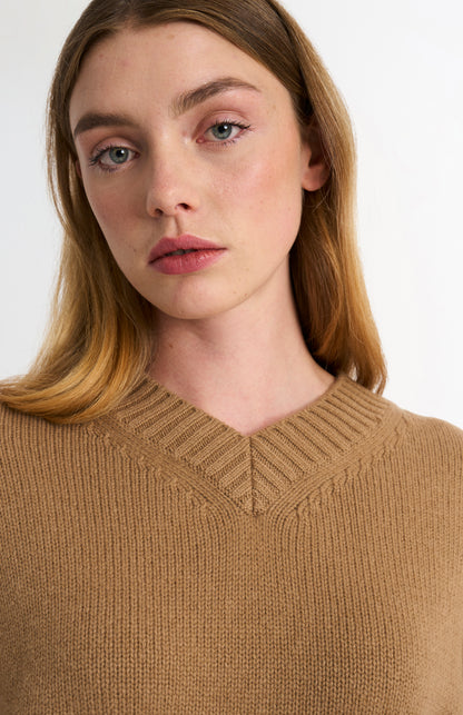 Women's V-neck Chunky Cashmere Jumper In Camel