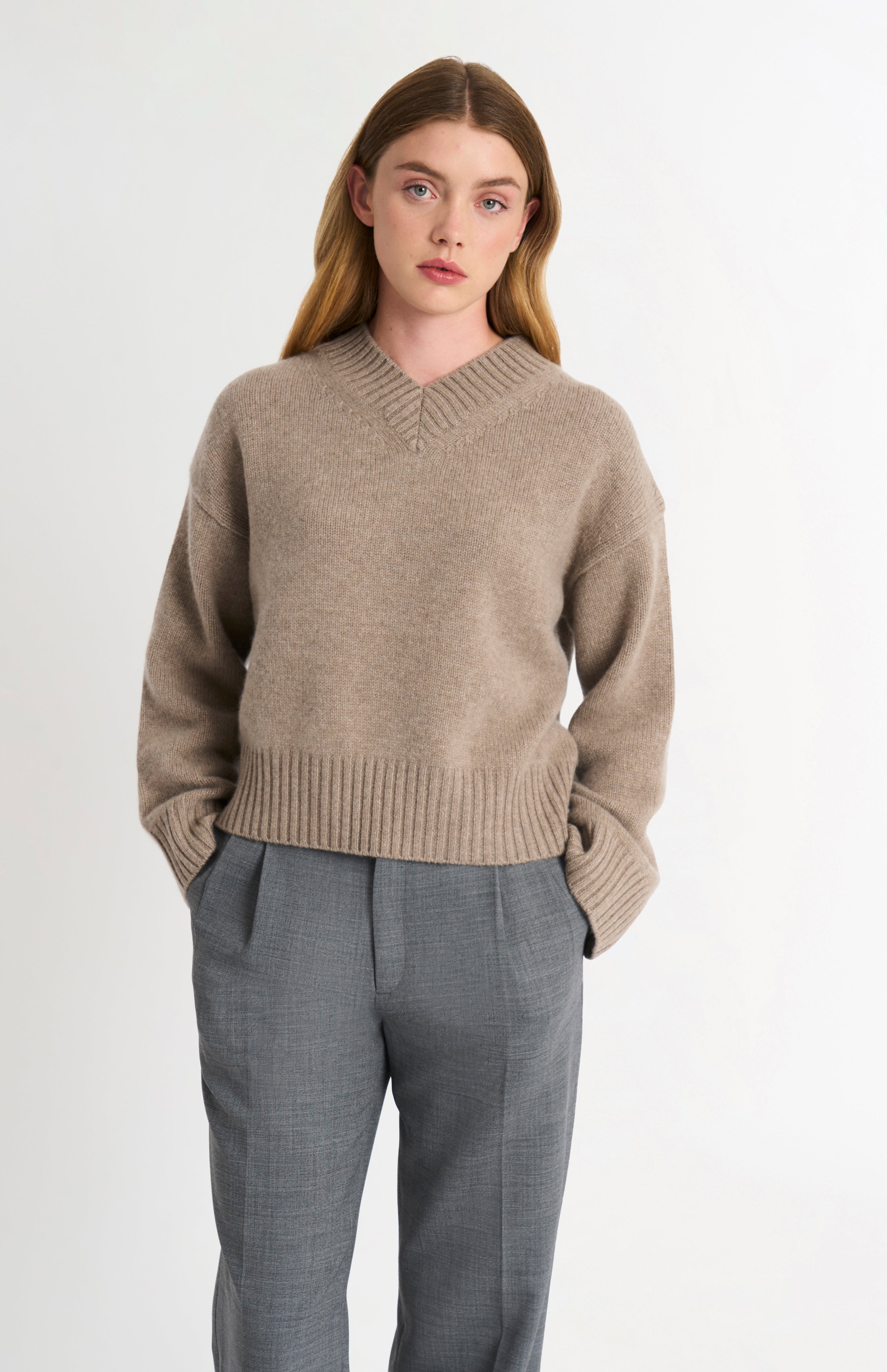 Pringle Women's Cashmere V-neck Jumper In Mushroom Melange