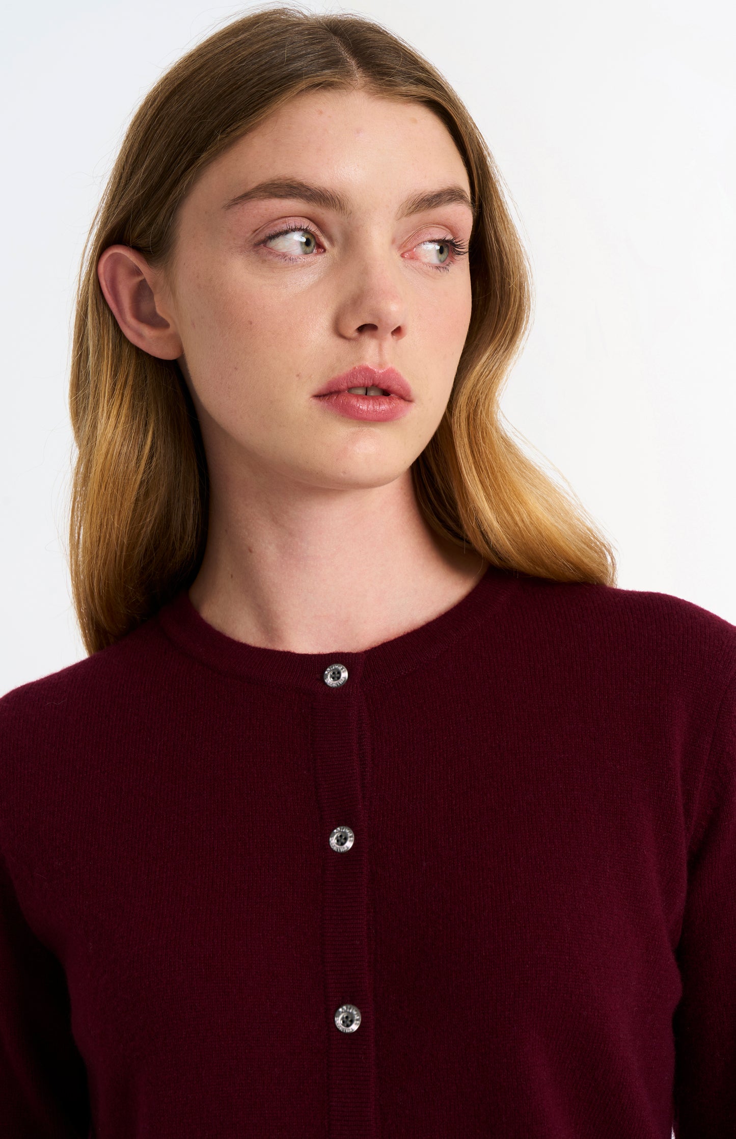 Women's  Classic Crew Neck Cashmere Cardigan In Burgundy