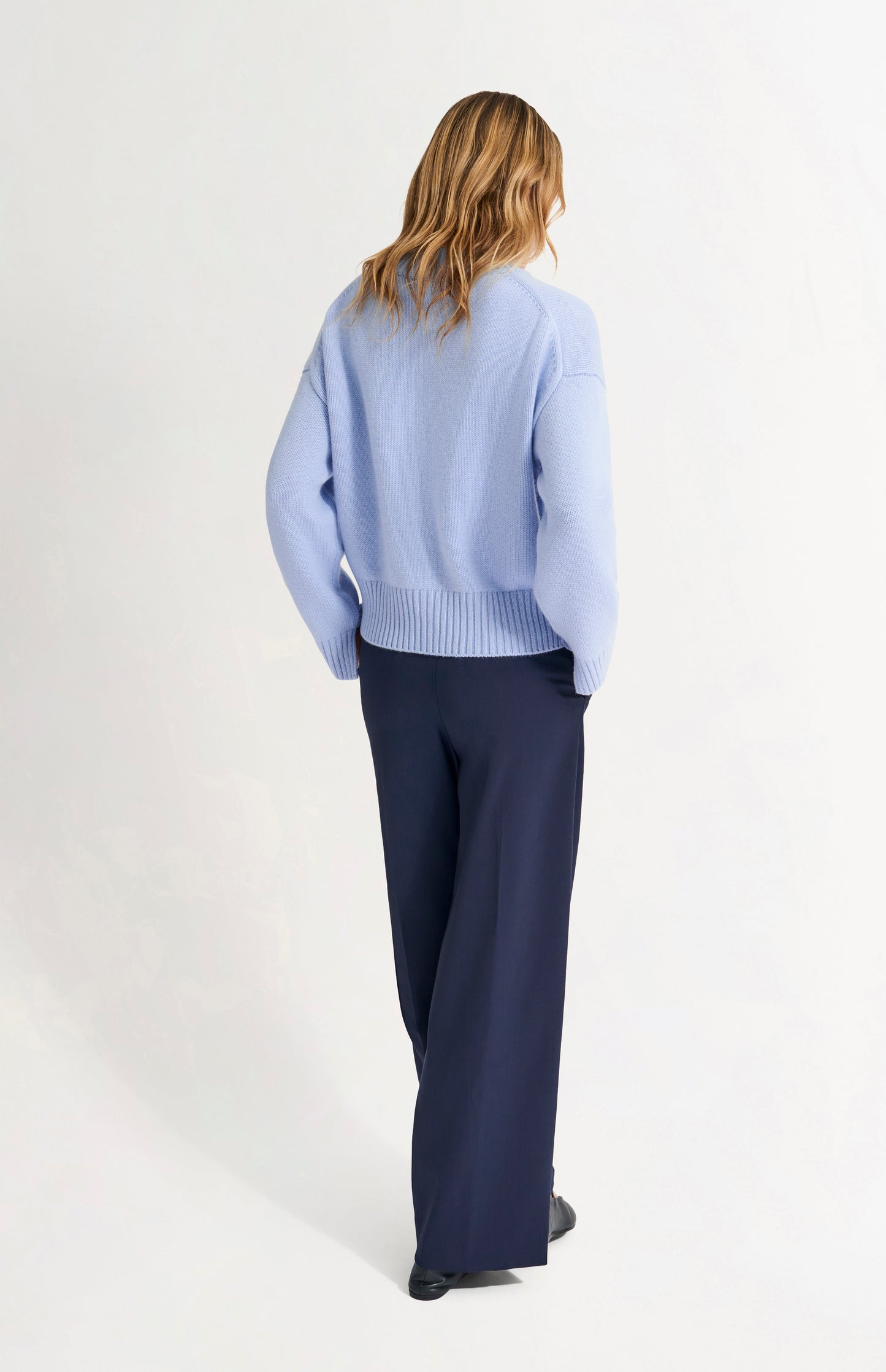 Womens V Neck Chunky Cashmere Jumper In Sky Blue